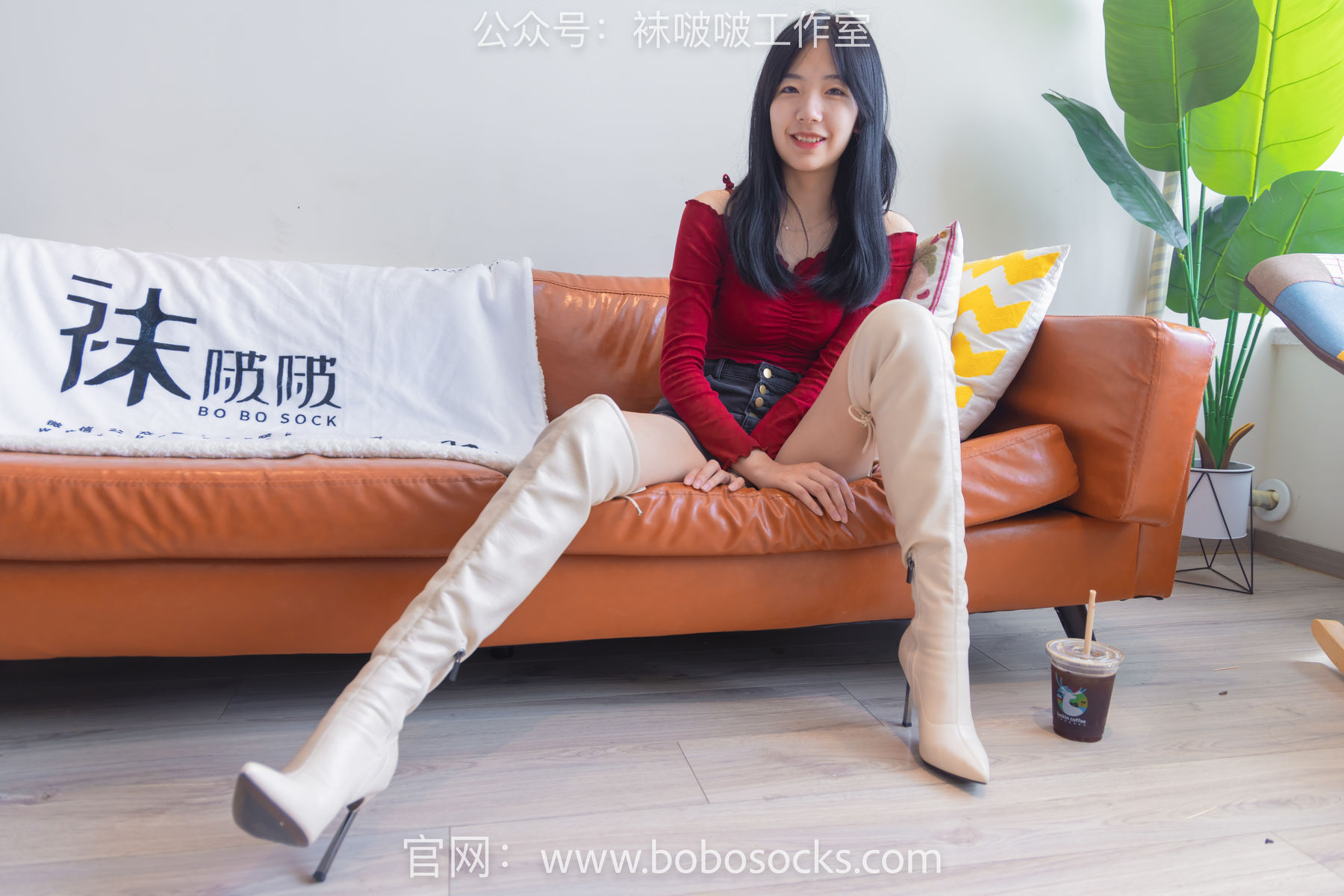 BoBoSocks袜啵啵 No.120 小甜豆-高跟长靴、白棉袜、裸足