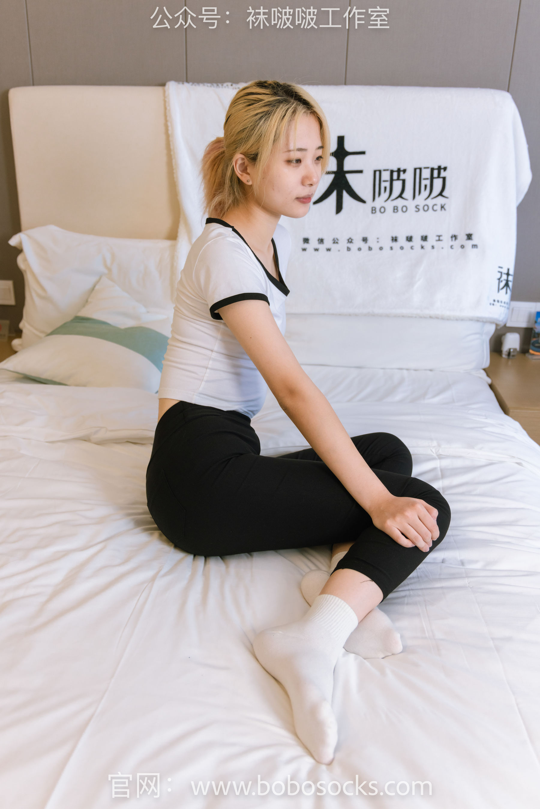 BoBoSocks袜啵啵 No.122 小淳-高跟长靴、白棉袜、裸足