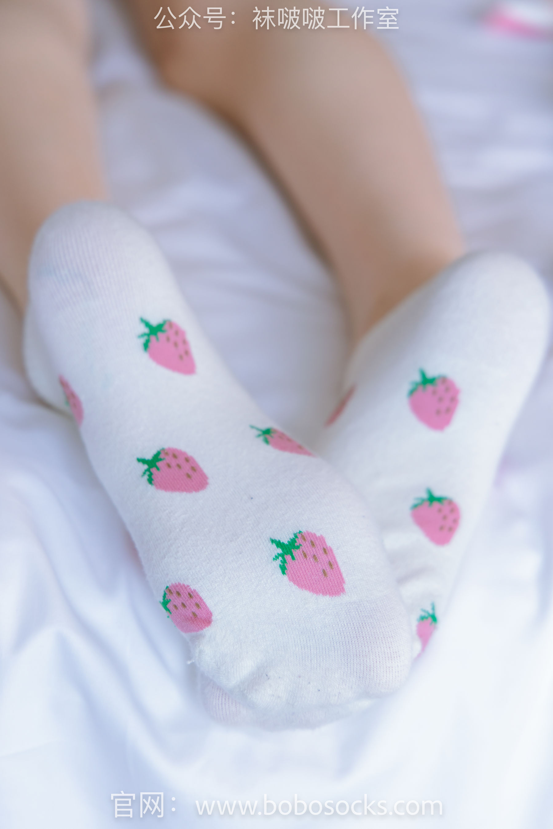 BoBoSocks袜啵啵 No.127 稚予-麦昆板鞋、两双自然穿旧棉袜、裸足