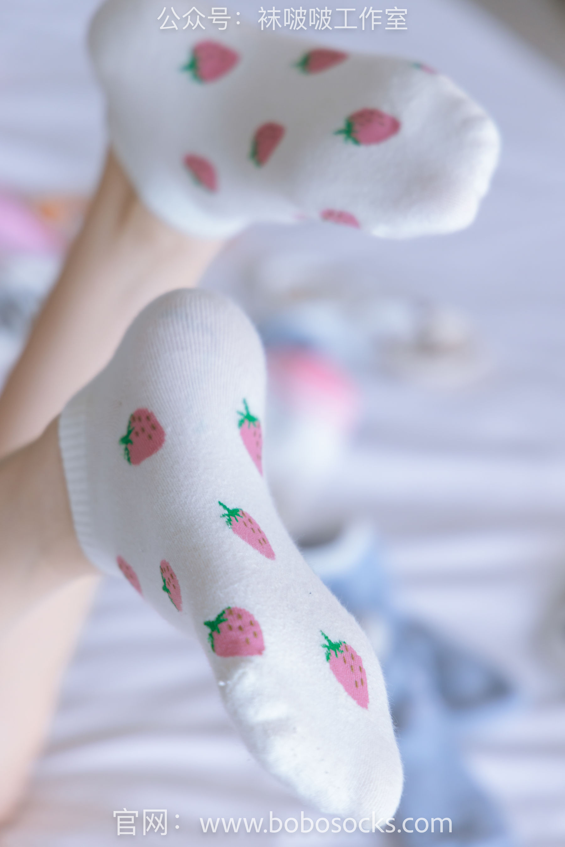 BoBoSocks袜啵啵 No.127 稚予-麦昆板鞋、两双自然穿旧棉袜、裸足