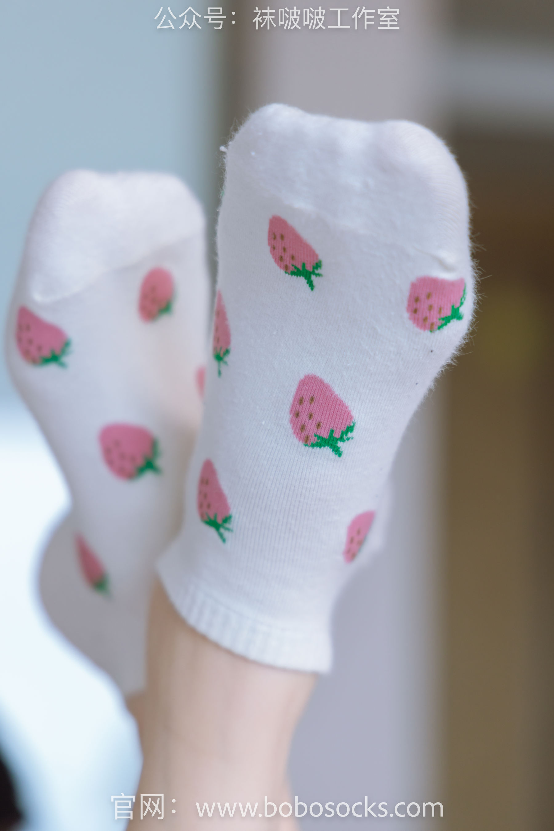 BoBoSocks袜啵啵 No.127 稚予-麦昆板鞋、两双自然穿旧棉袜、裸足