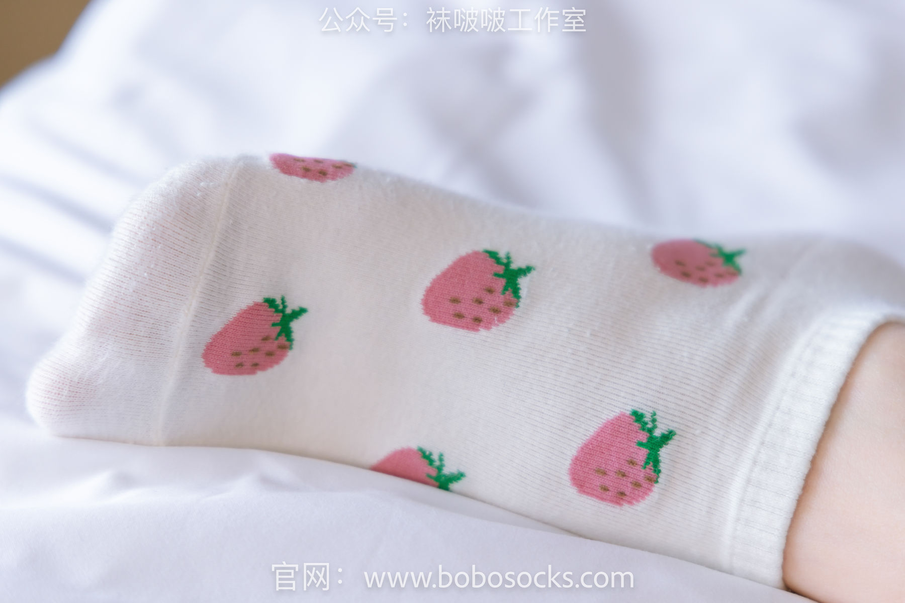 BoBoSocks袜啵啵 No.127 稚予-麦昆板鞋、两双自然穿旧棉袜、裸足