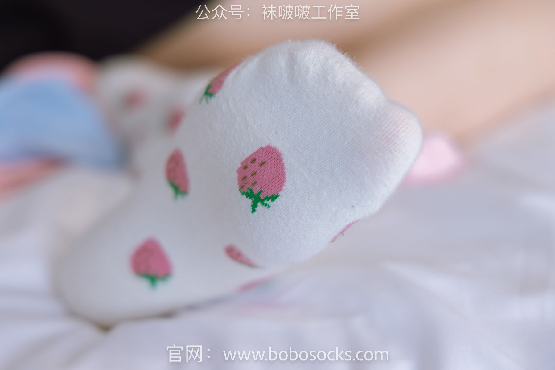 BoBoSocks袜啵啵 No.127 稚予-麦昆板鞋、两双自然穿旧棉袜、裸足