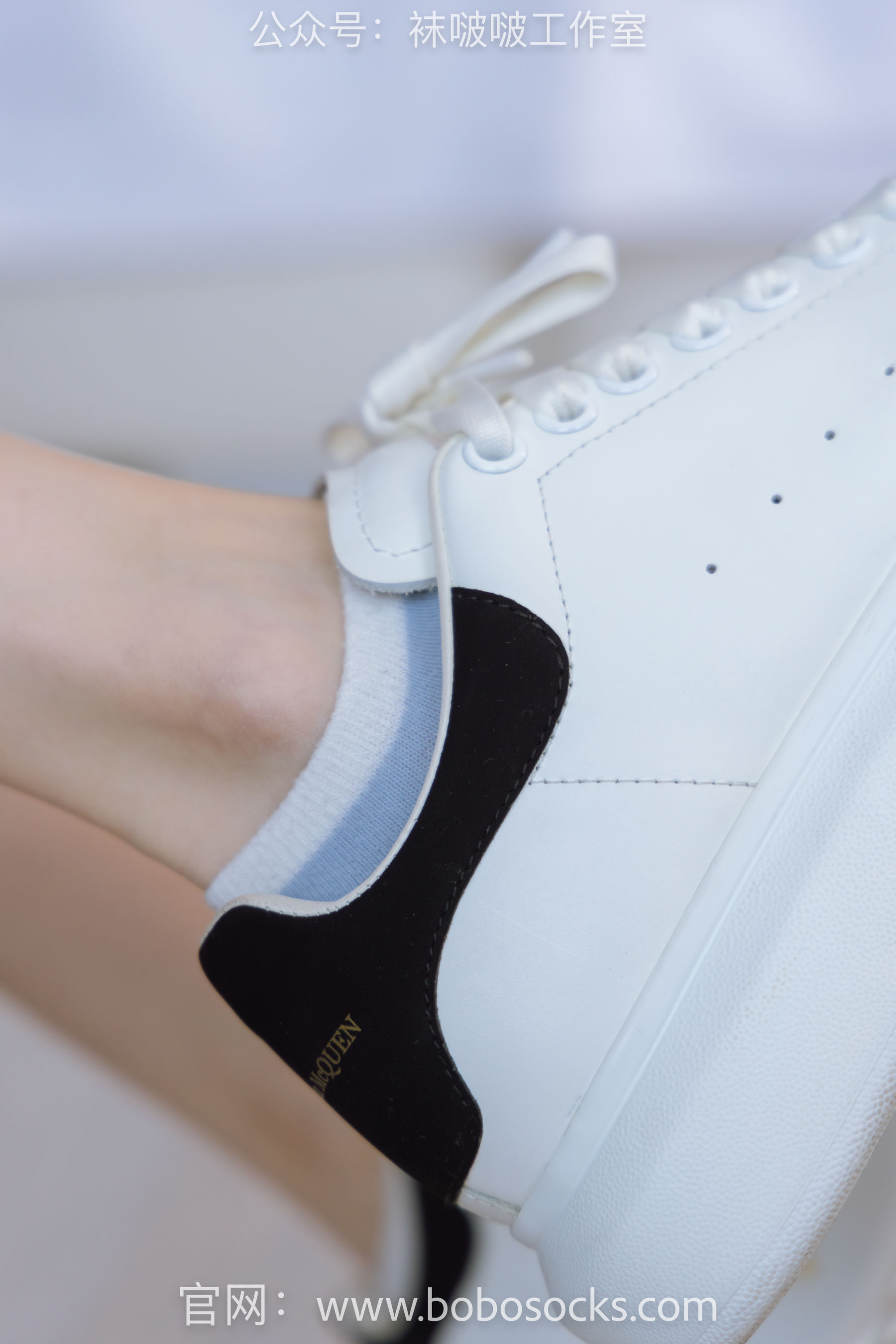 BoBoSocks袜啵啵 No.127 稚予-麦昆板鞋、两双自然穿旧棉袜、裸足
