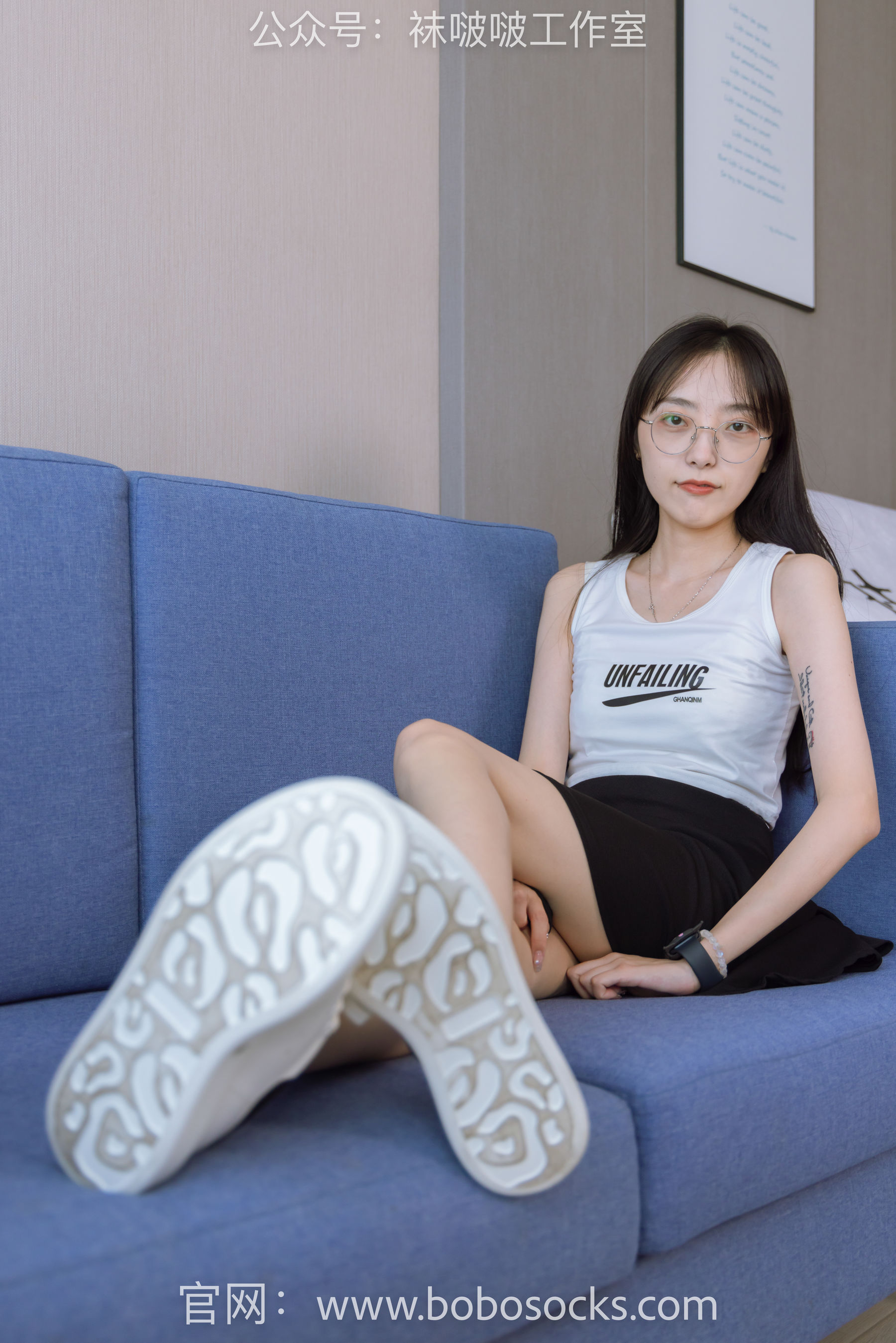 BoBoSocks袜啵啵 No.127 稚予-麦昆板鞋、两双自然穿旧棉袜、裸足