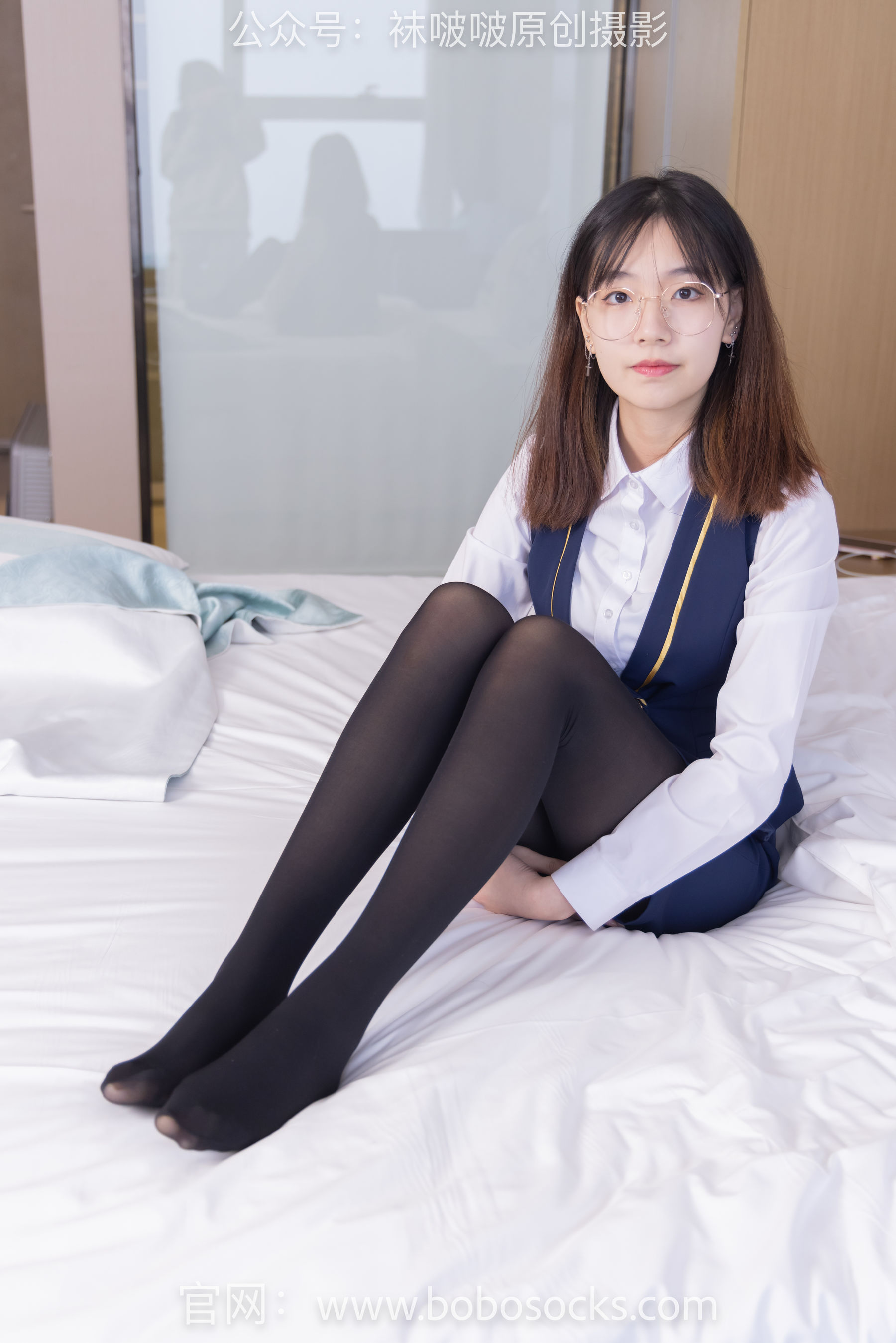 BoBoSocks袜啵啵 No.132 小甜豆-aj1板鞋、蓝色短靴、厚黑丝、厚红丝