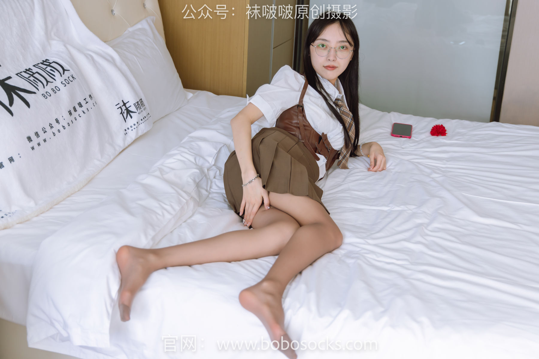 BoBoSocks袜啵啵 No.133 稚予-高跟长靴、白棉袜、咖啡丝