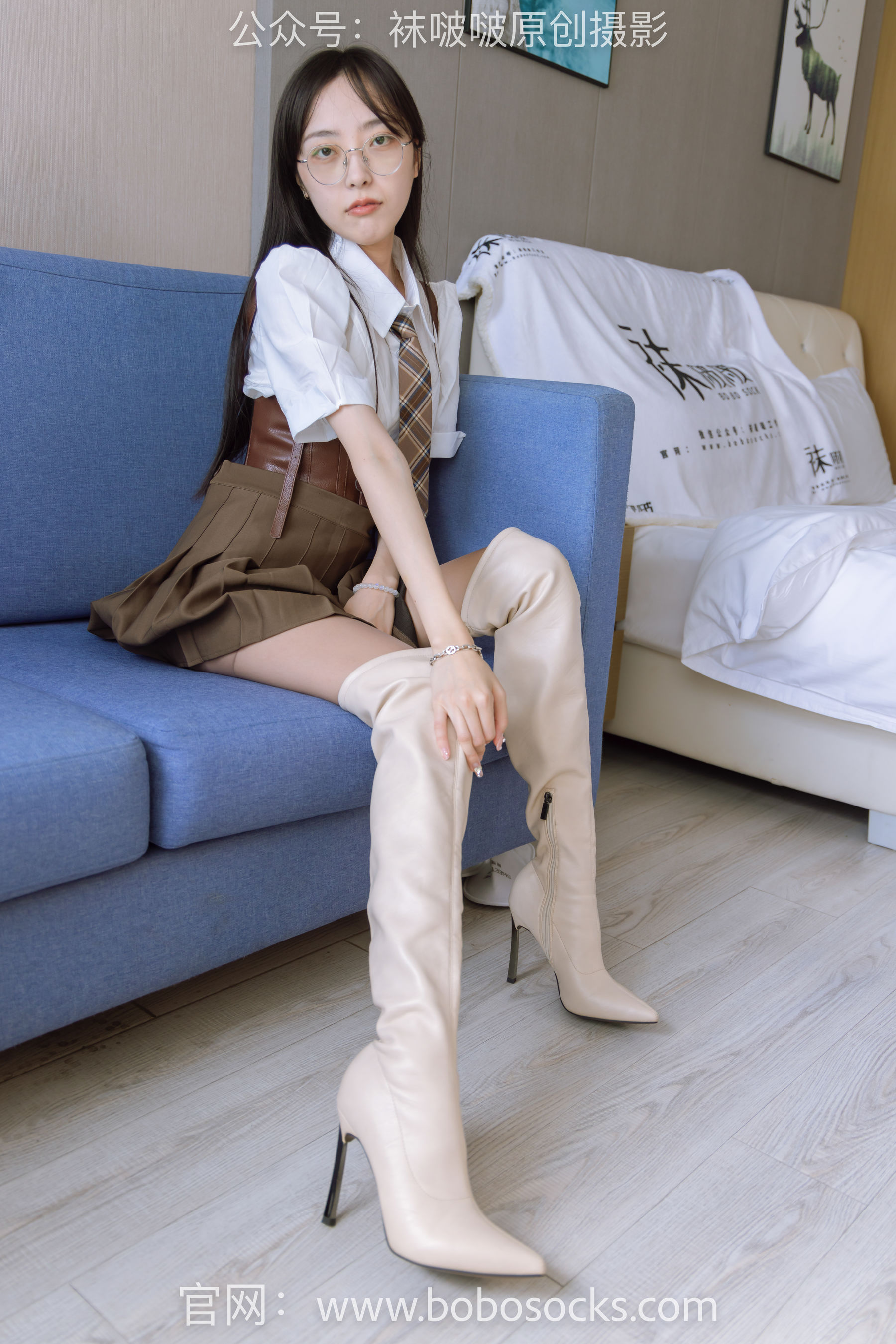 BoBoSocks袜啵啵 No.133 稚予-高跟长靴、白棉袜、咖啡丝