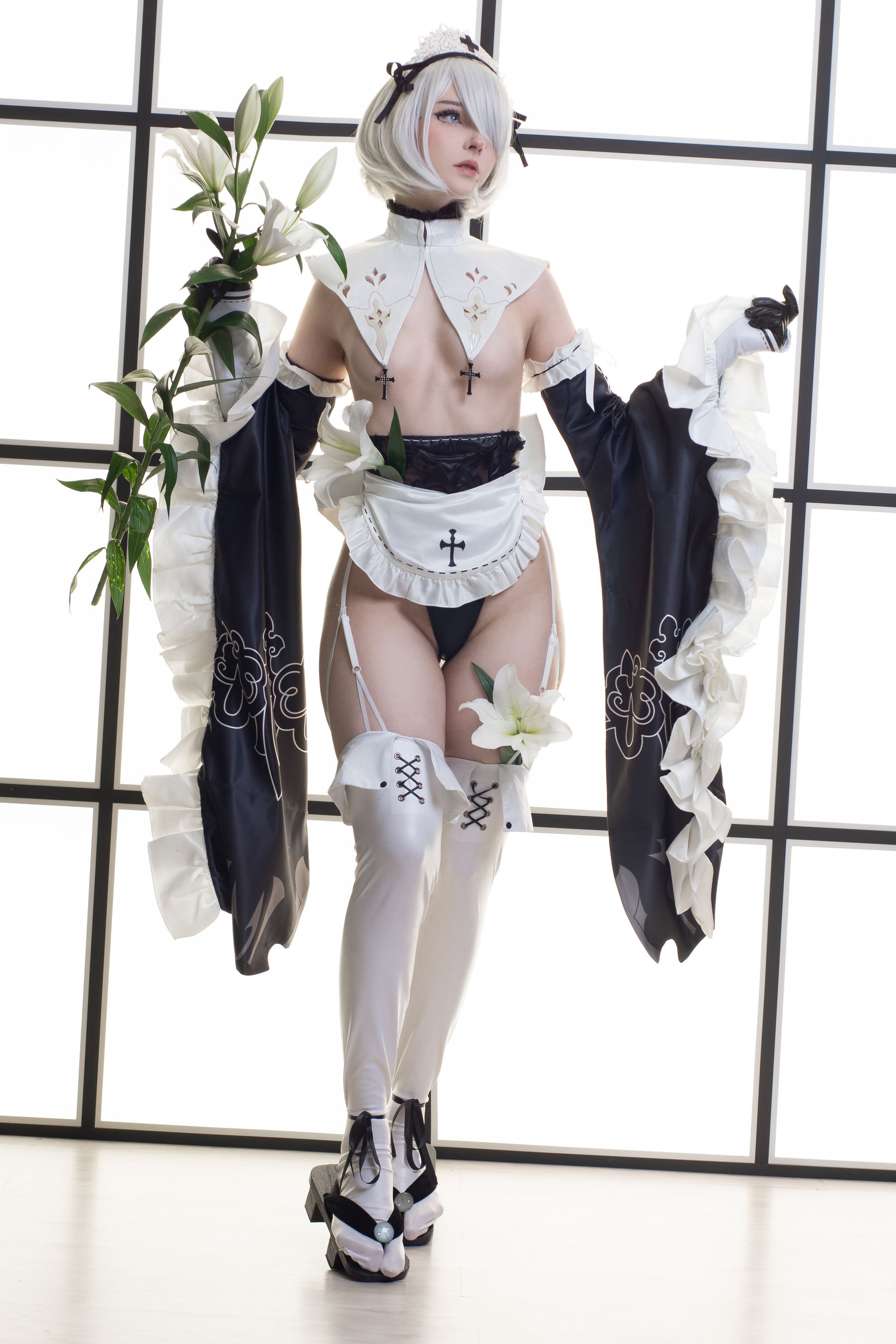 Candy Ball - Maid 2B