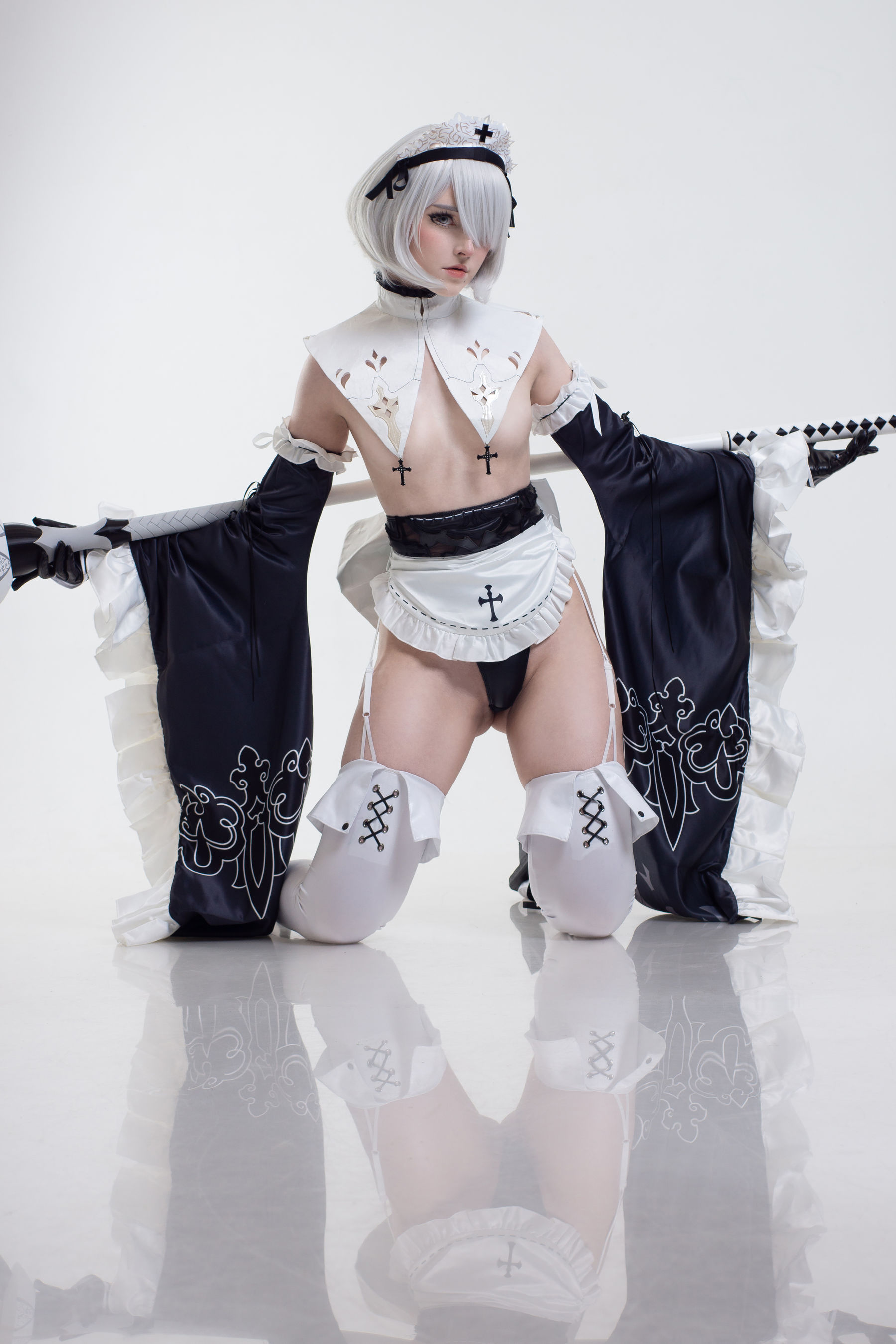 Candy Ball - Maid 2B