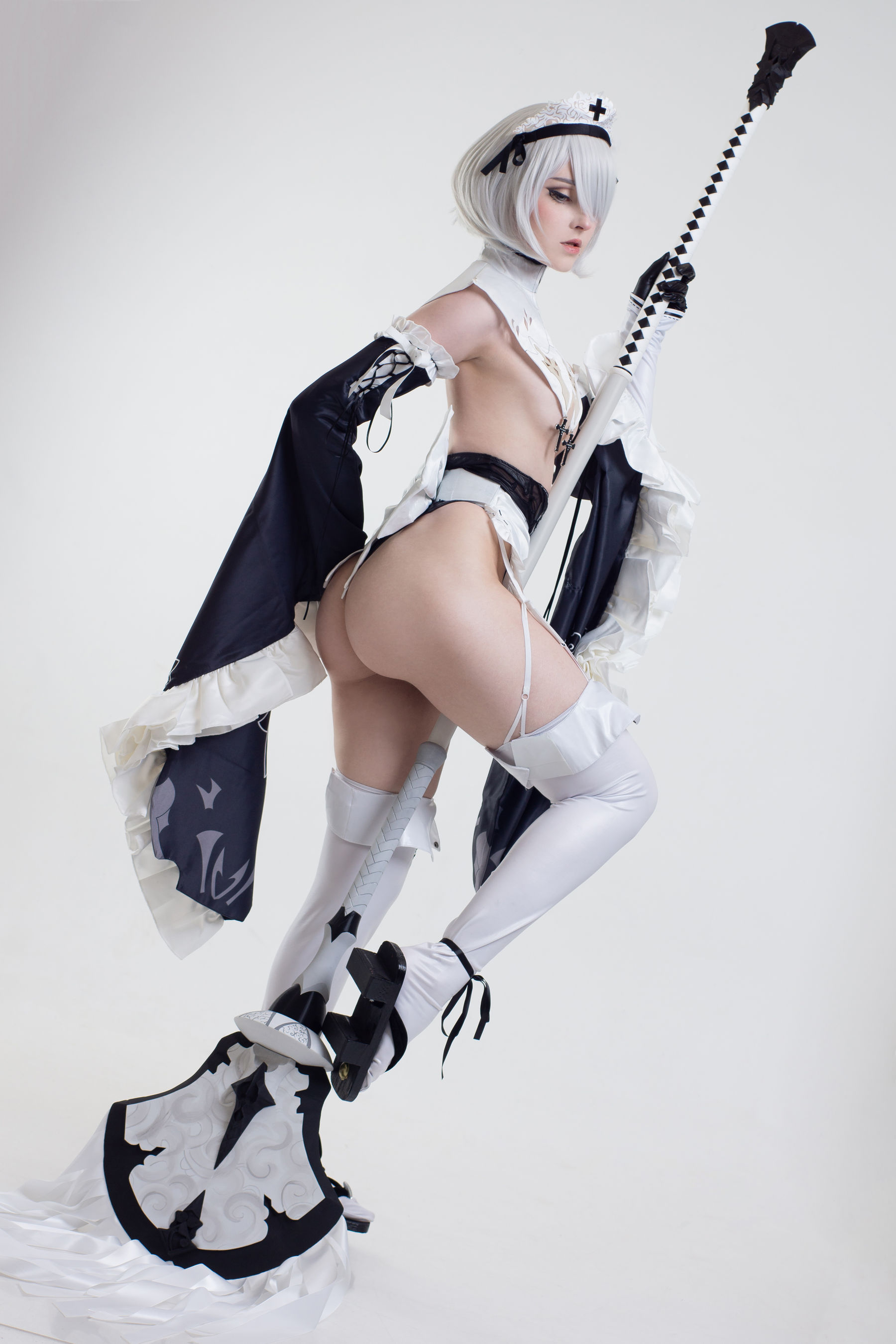 Candy Ball - Maid 2B