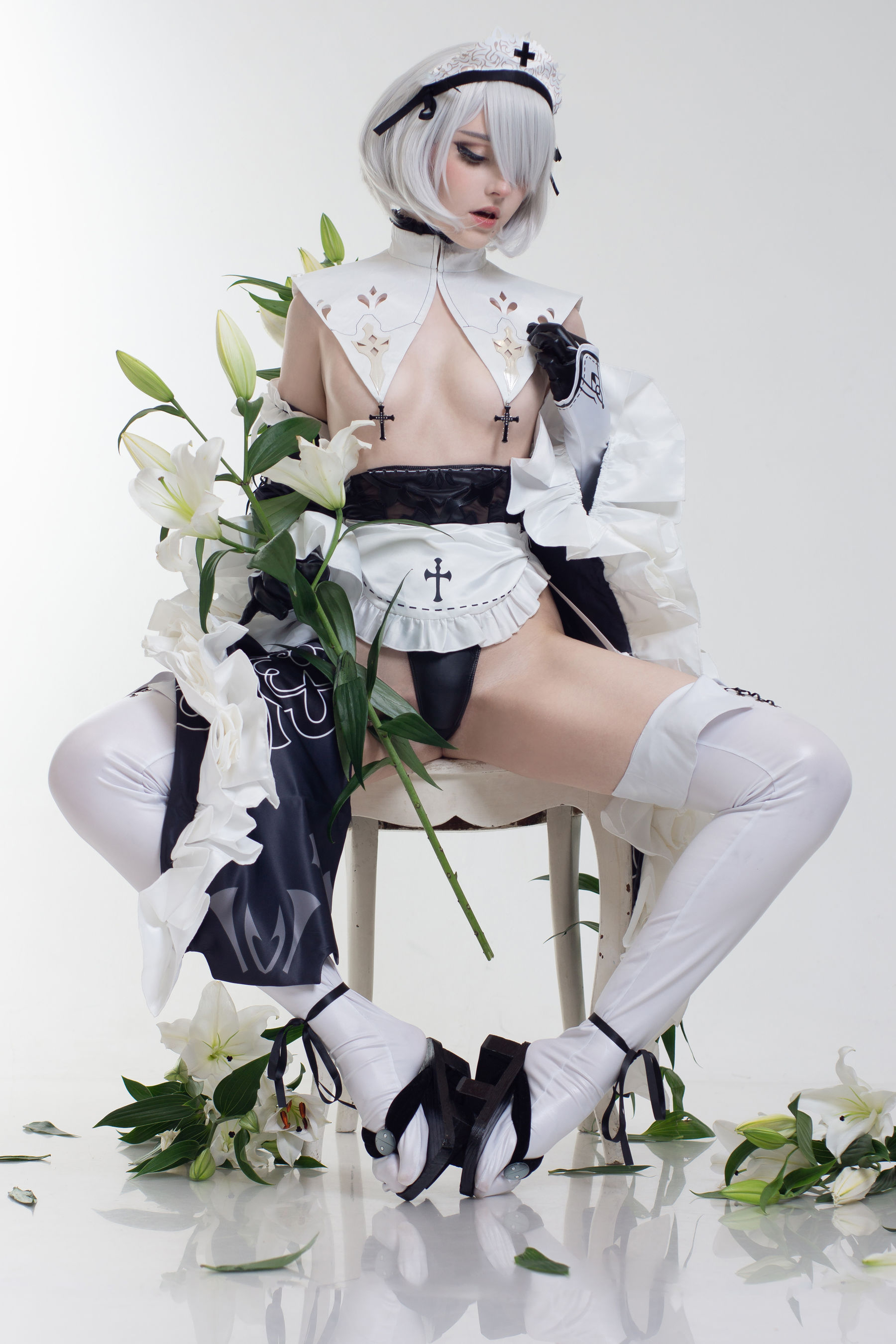 Candy Ball - Maid 2B