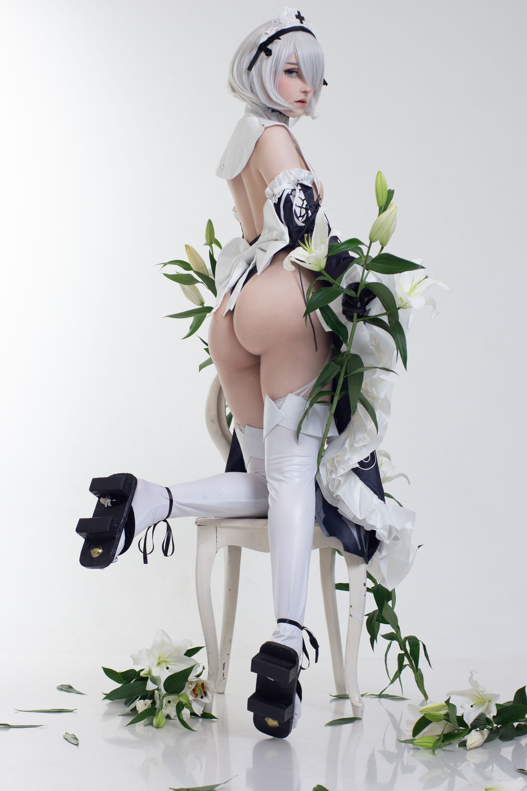 Candy Ball - Maid 2B