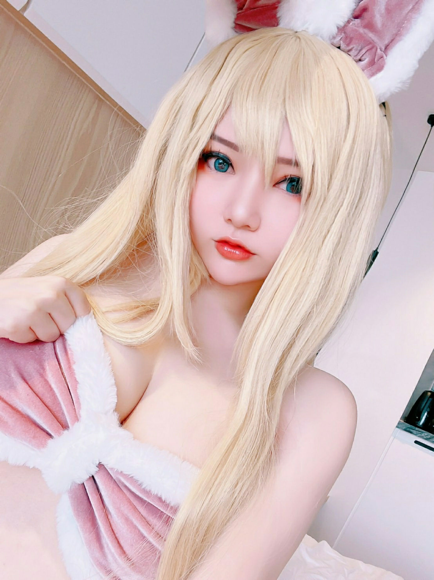 Coser小姐姐Potato Godzilla - April Patreon Selfies