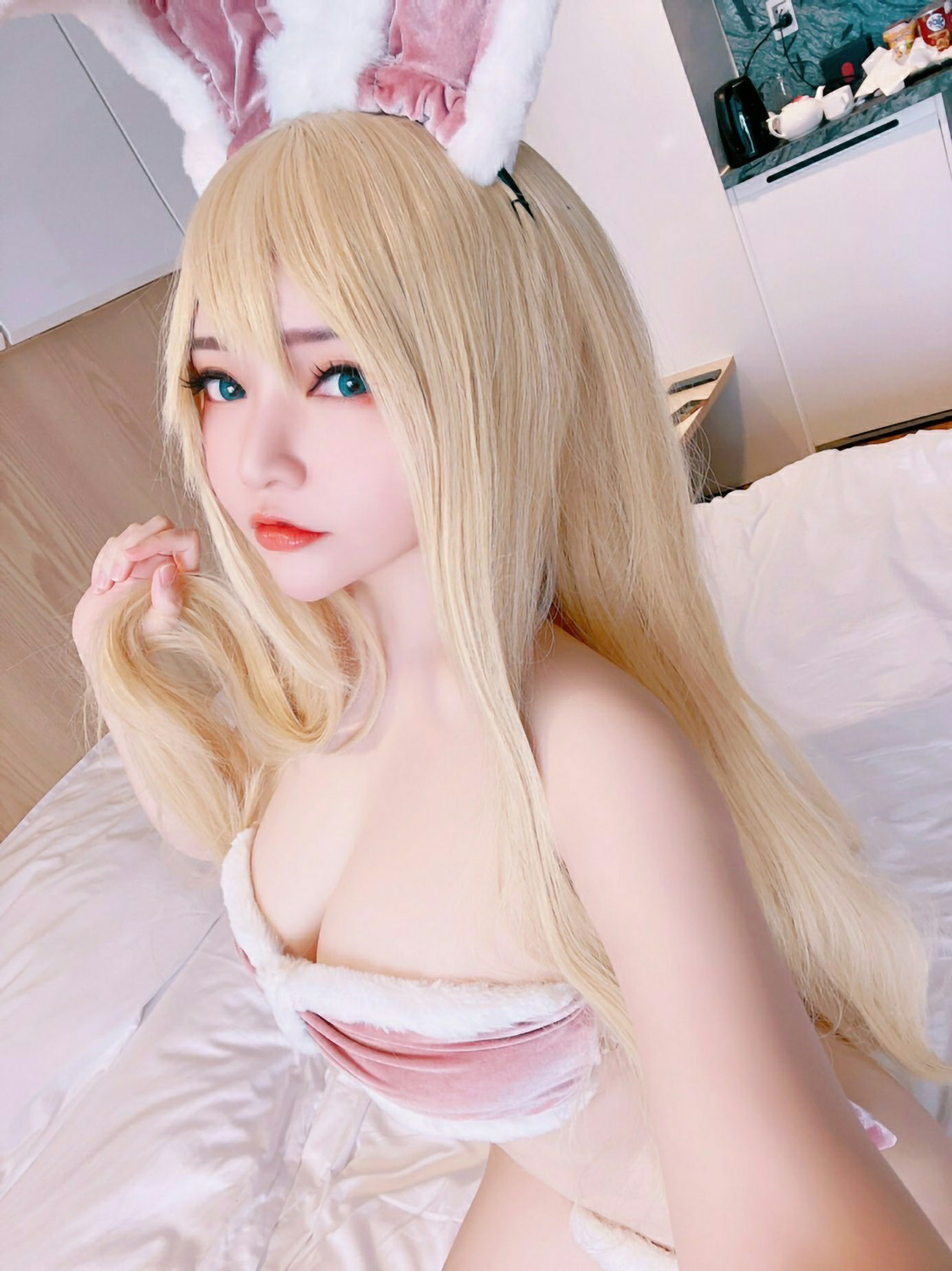 Coser小姐姐Potato Godzilla - April Patreon Selfies