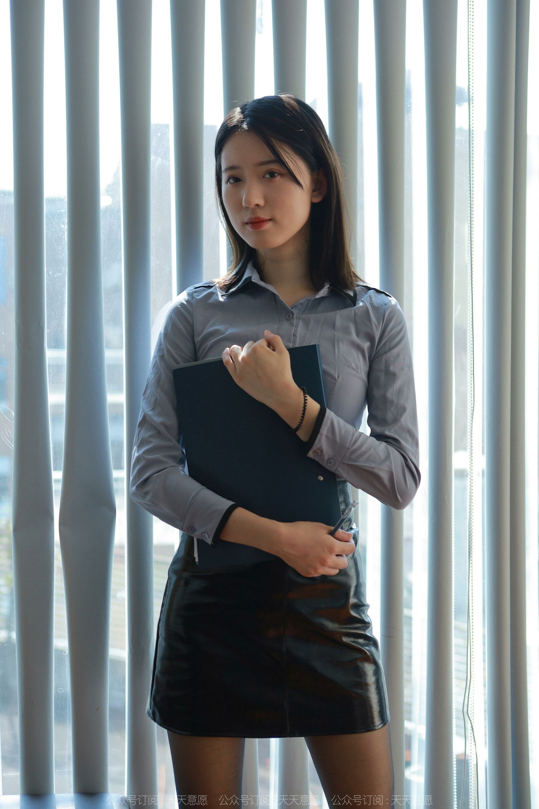 IESS异思趣向 - 模特：红龙 《嘿丝合同》