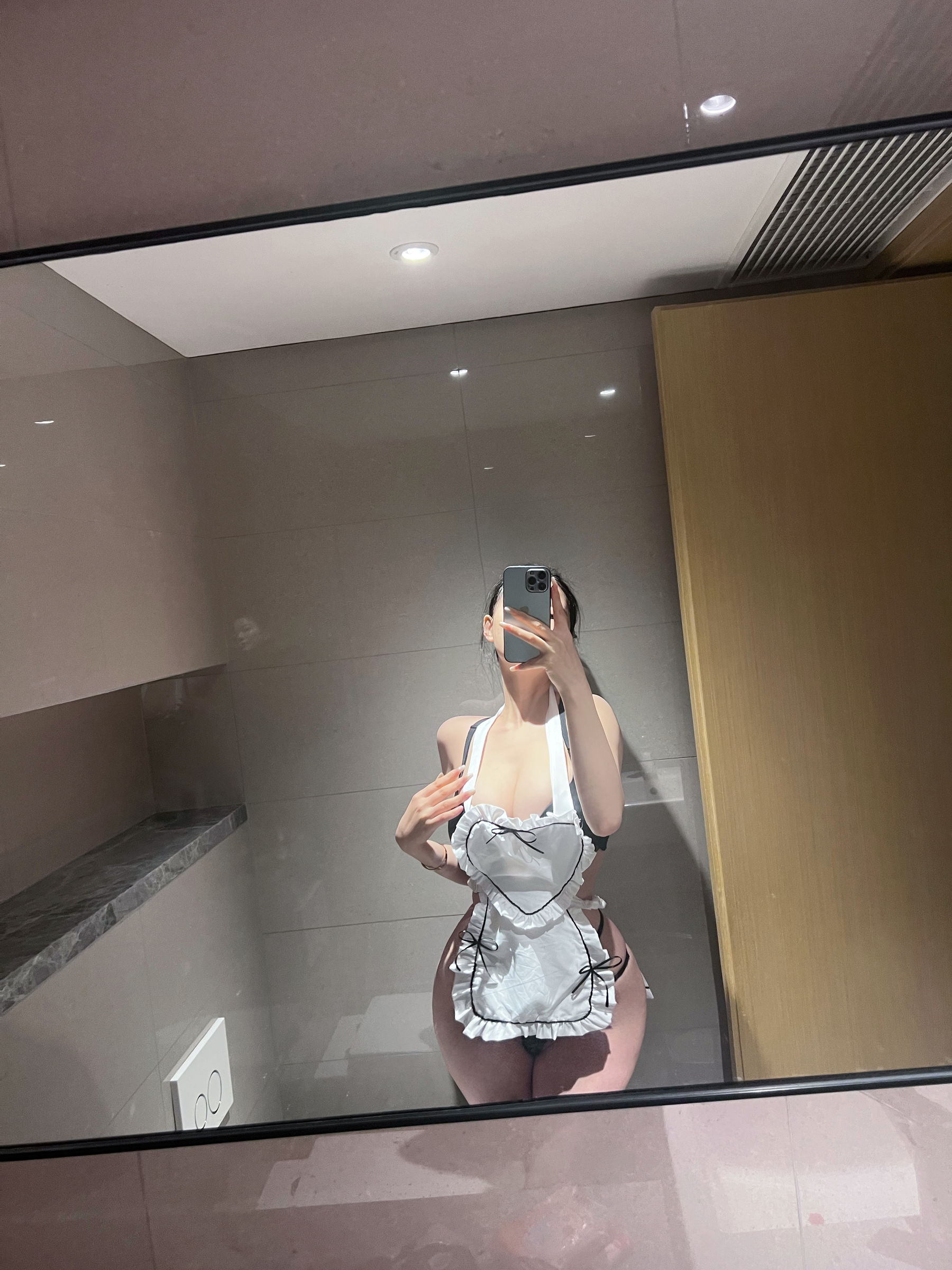 美臀女神左公子666 - 女仆