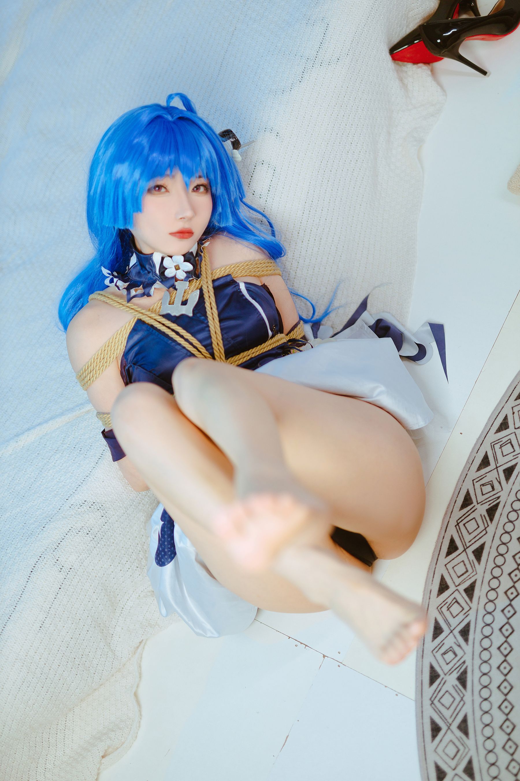 是三不是世w - Nikke胜利女神 海伦娜捆绑