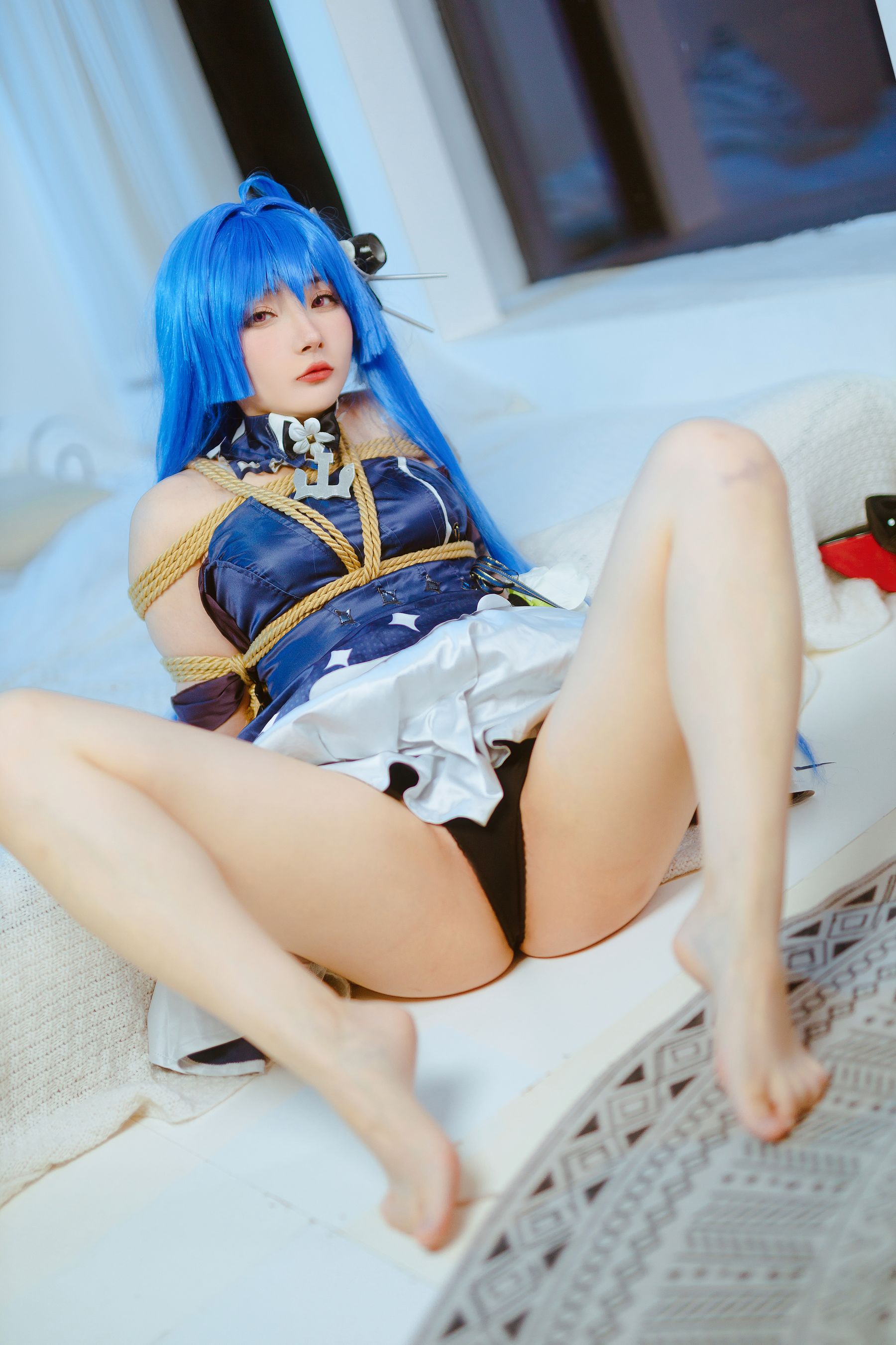 是三不是世w - Nikke胜利女神 海伦娜捆绑
