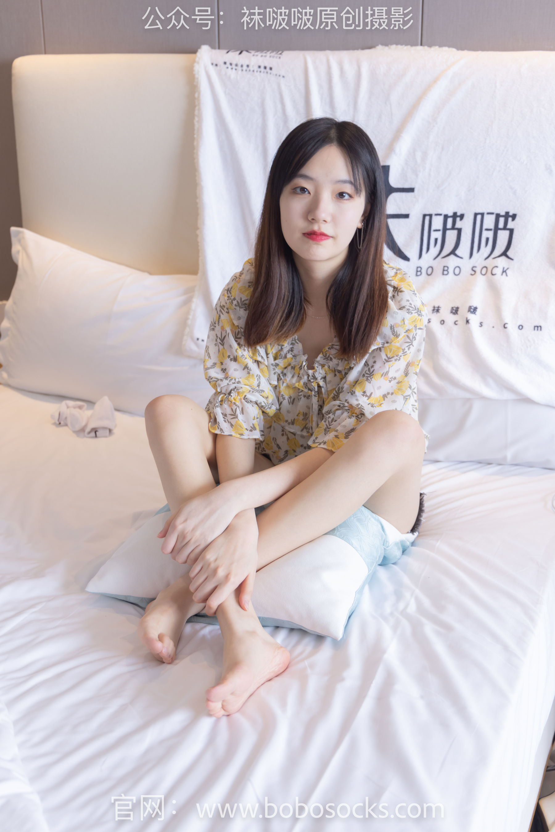 BoBoSocks袜啵啵 No.136 小甜豆-高跟长靴、白棉袜、裸足