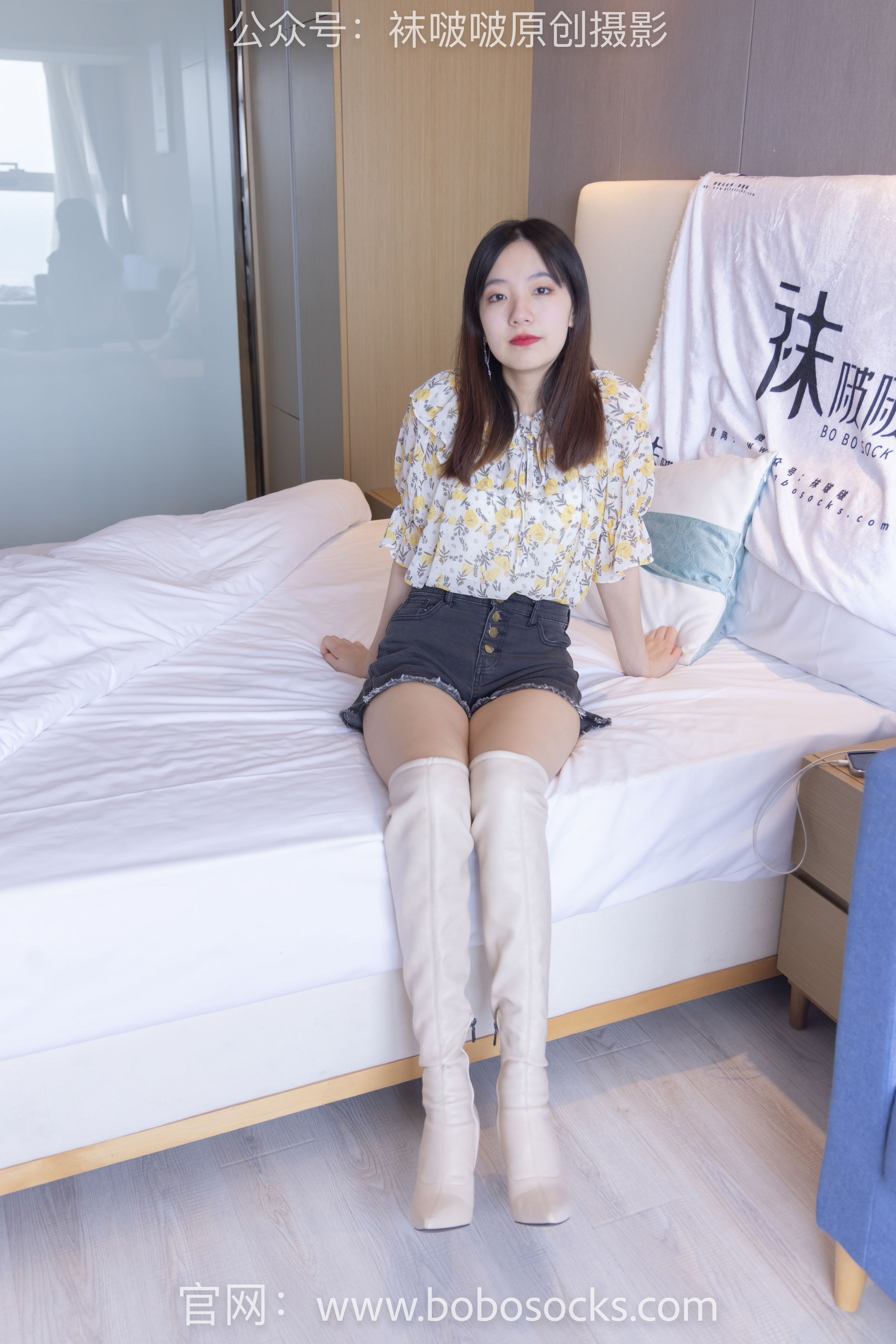 BoBoSocks袜啵啵 No.136 小甜豆-高跟长靴、白棉袜、裸足