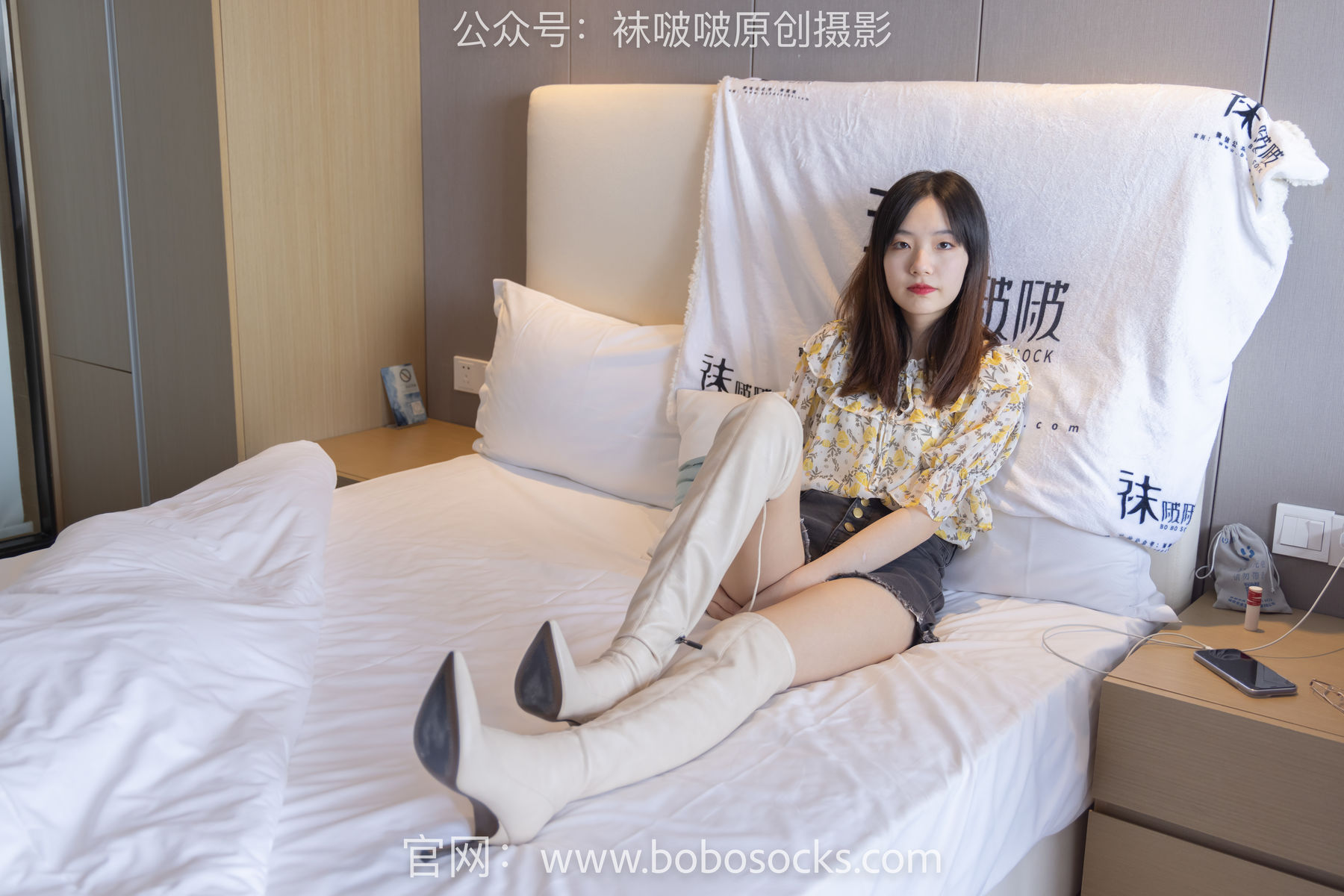 BoBoSocks袜啵啵 No.136 小甜豆-高跟长靴、白棉袜、裸足