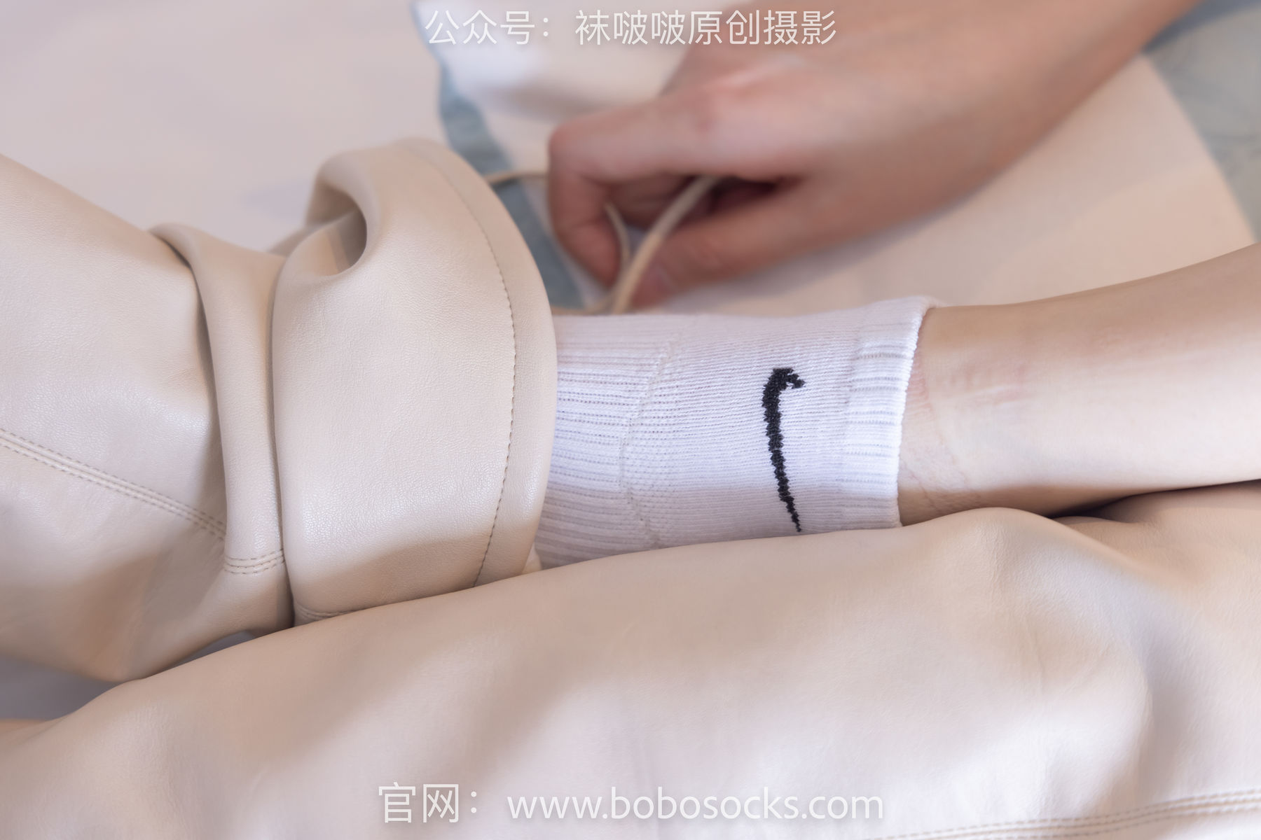 BoBoSocks袜啵啵 No.136 小甜豆-高跟长靴、白棉袜、裸足