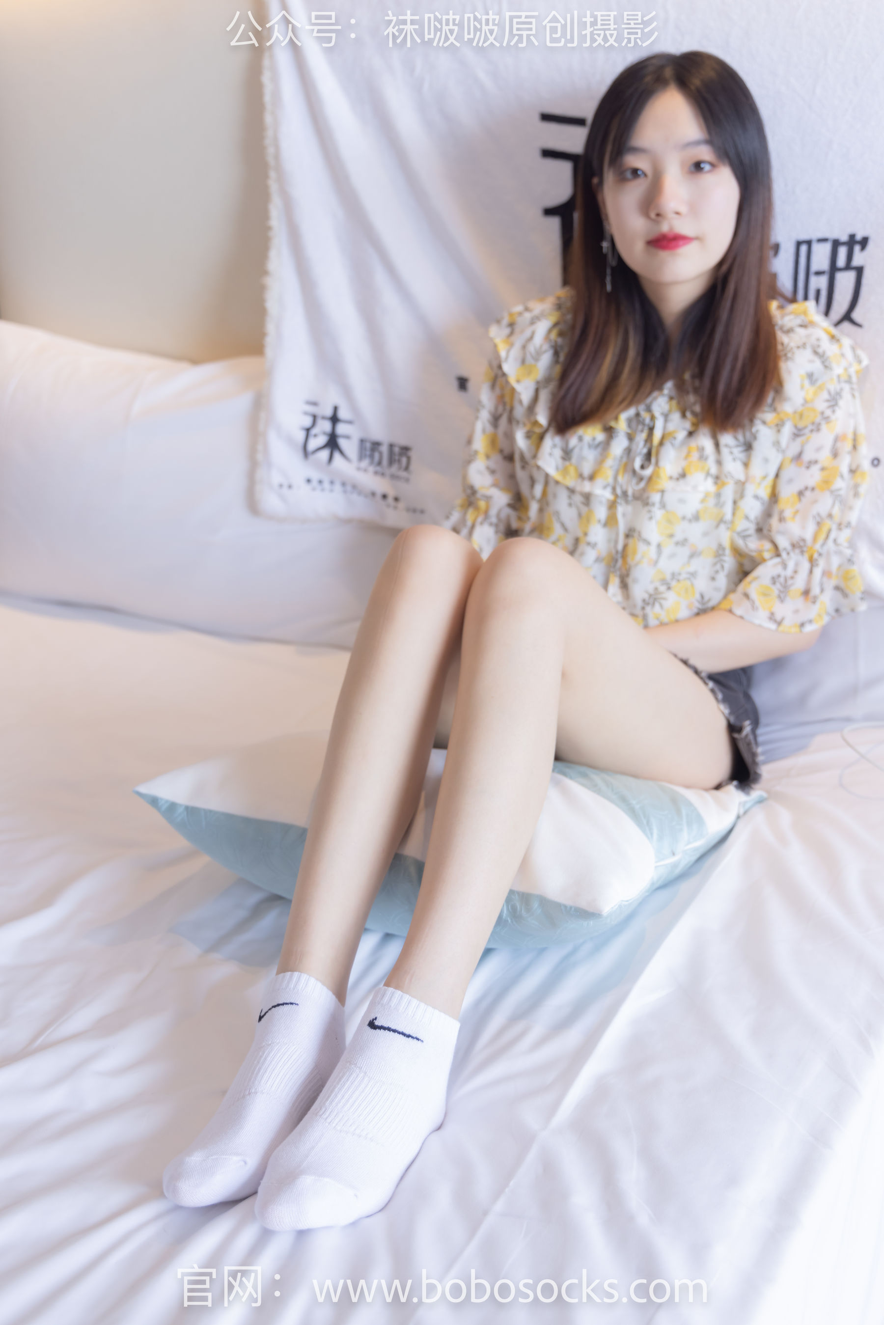BoBoSocks袜啵啵 No.136 小甜豆-高跟长靴、白棉袜、裸足