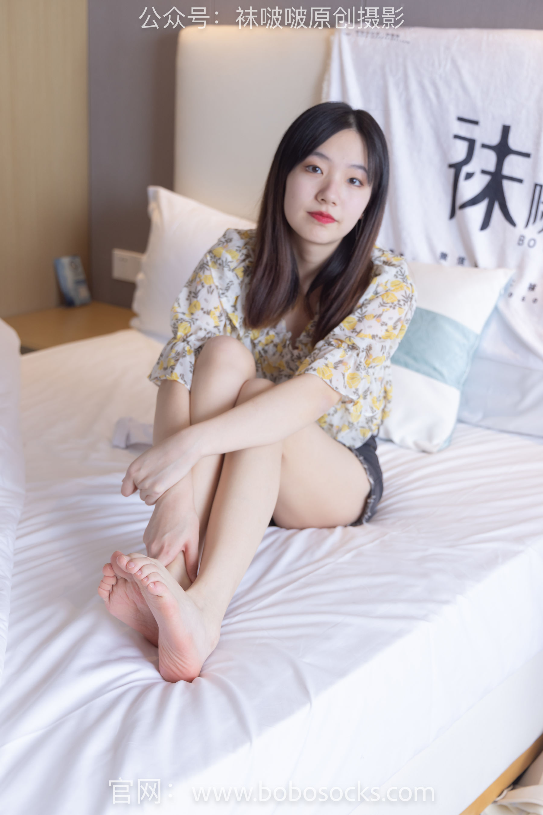 BoBoSocks袜啵啵 No.136 小甜豆-高跟长靴、白棉袜、裸足