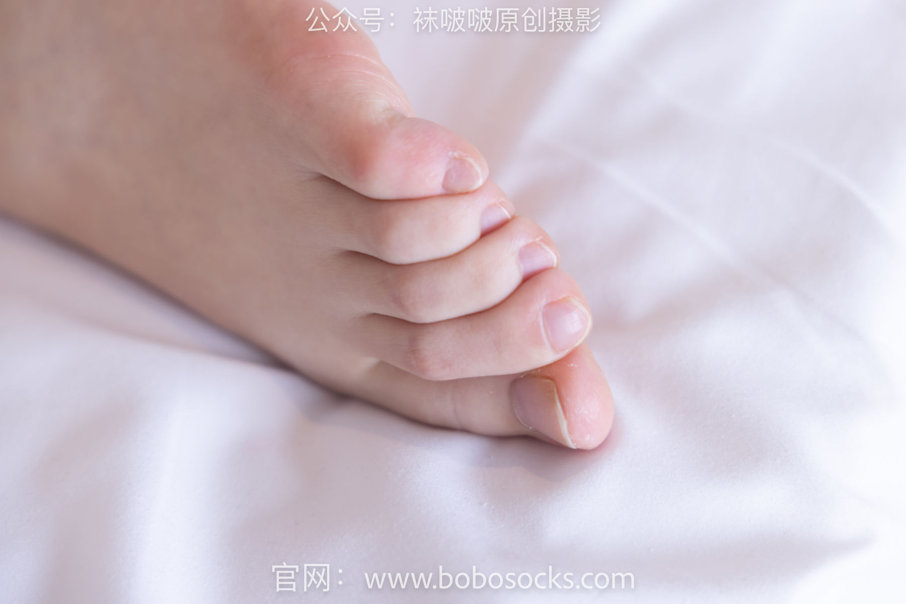 BoBoSocks袜啵啵 No.136 小甜豆-高跟长靴、白棉袜、裸足
