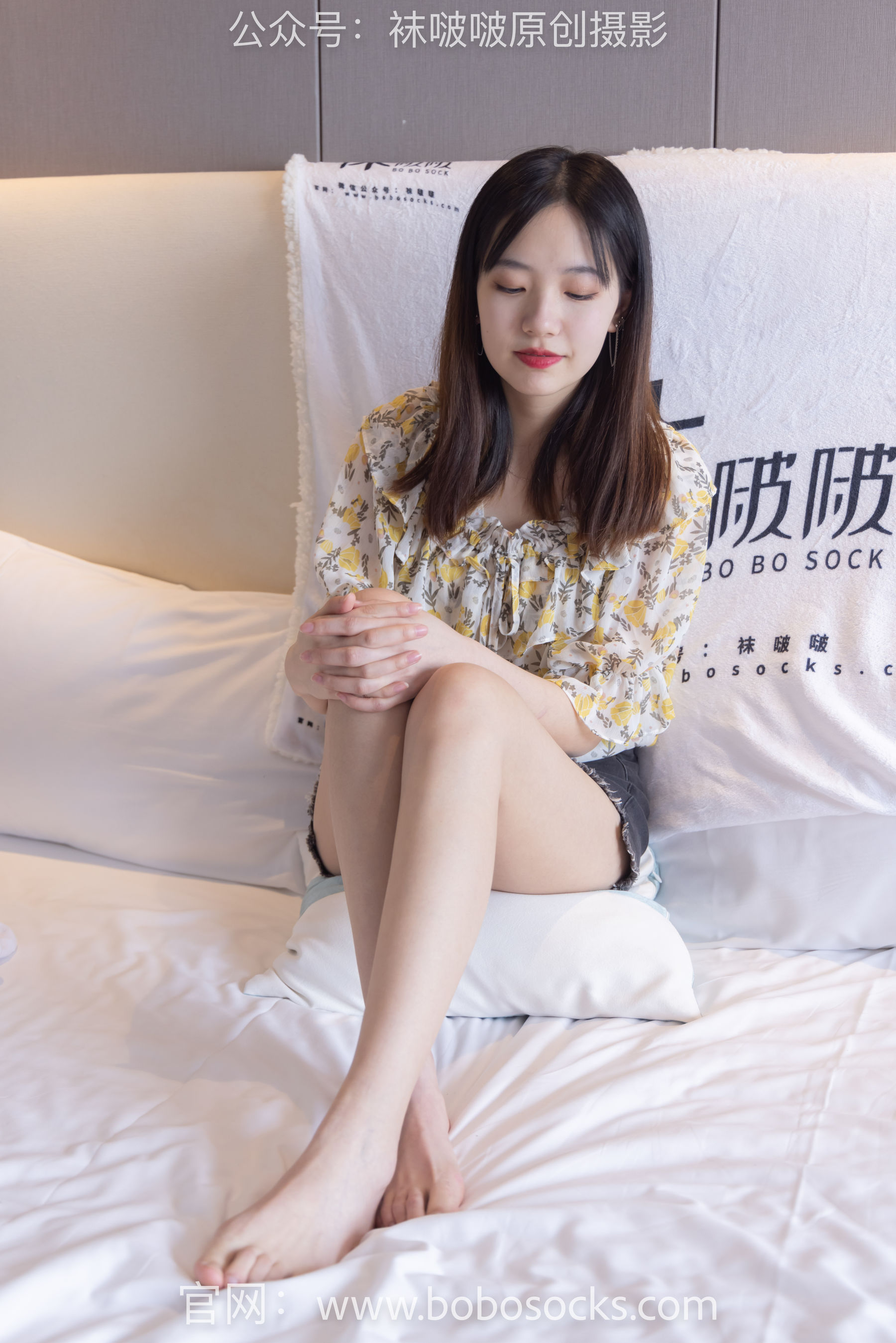 BoBoSocks袜啵啵 No.136 小甜豆-高跟长靴、白棉袜、裸足