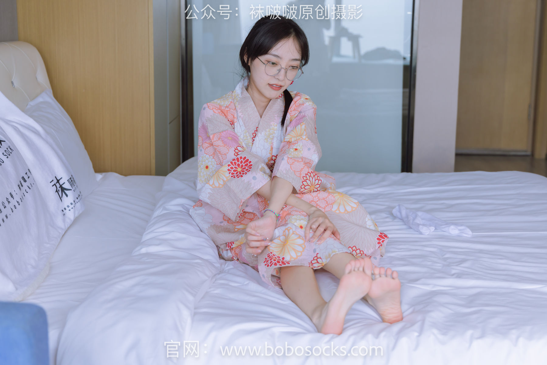 BoBoSocks袜啵啵 No.137 稚予-木屐、分指白棉袜、裸足、和风浴衣