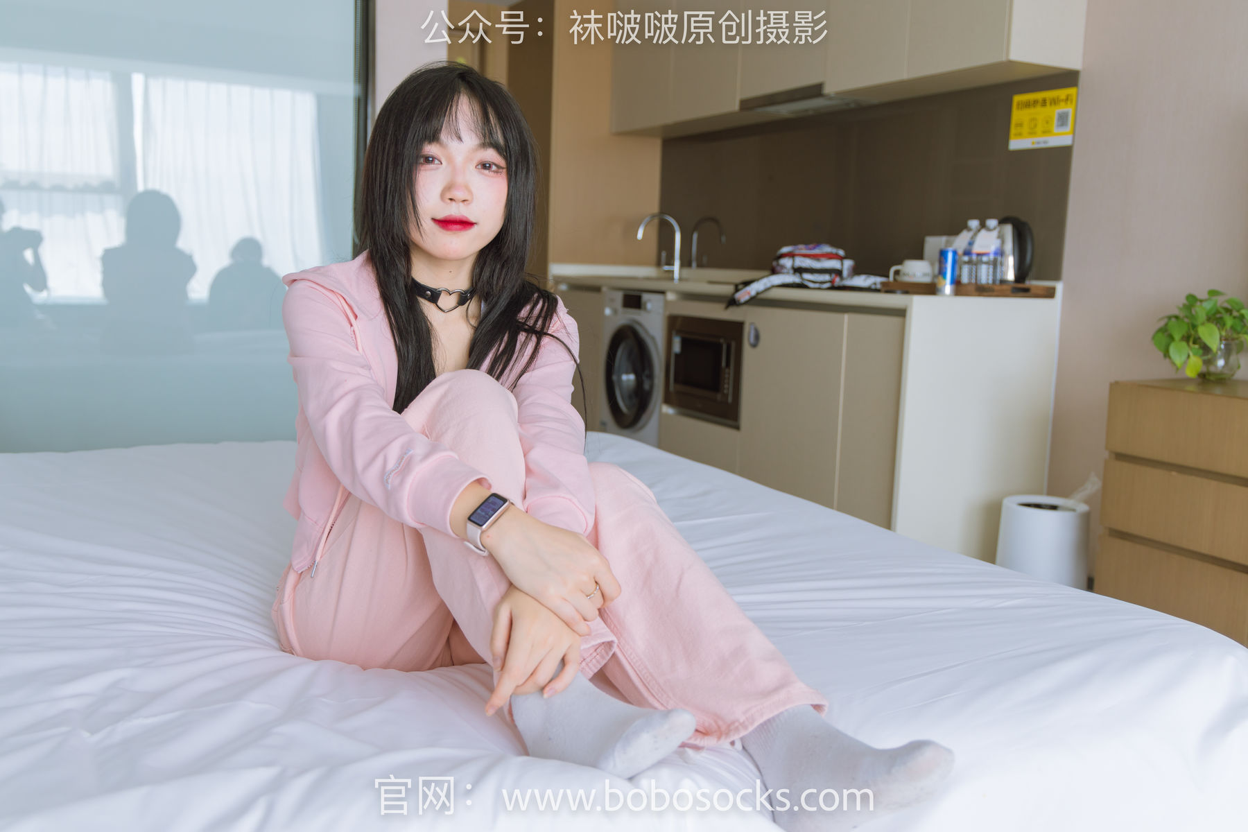 BoBoSocks袜啵啵 No.141 周周-运动鞋、白棉袜、裸足