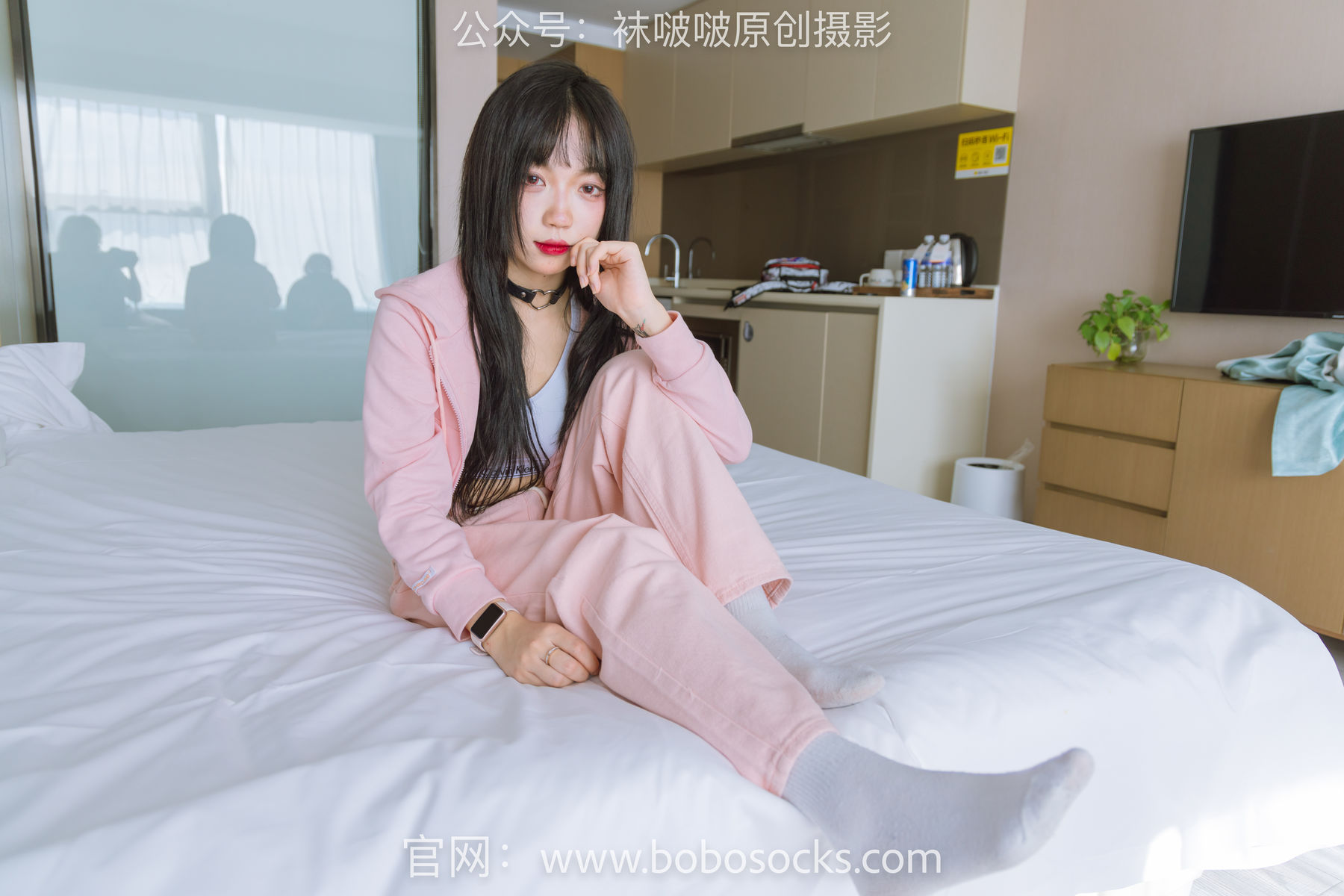 BoBoSocks袜啵啵 No.141 周周-运动鞋、白棉袜、裸足