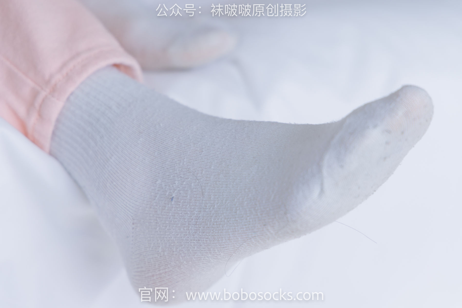BoBoSocks袜啵啵 No.141 周周-运动鞋、白棉袜、裸足