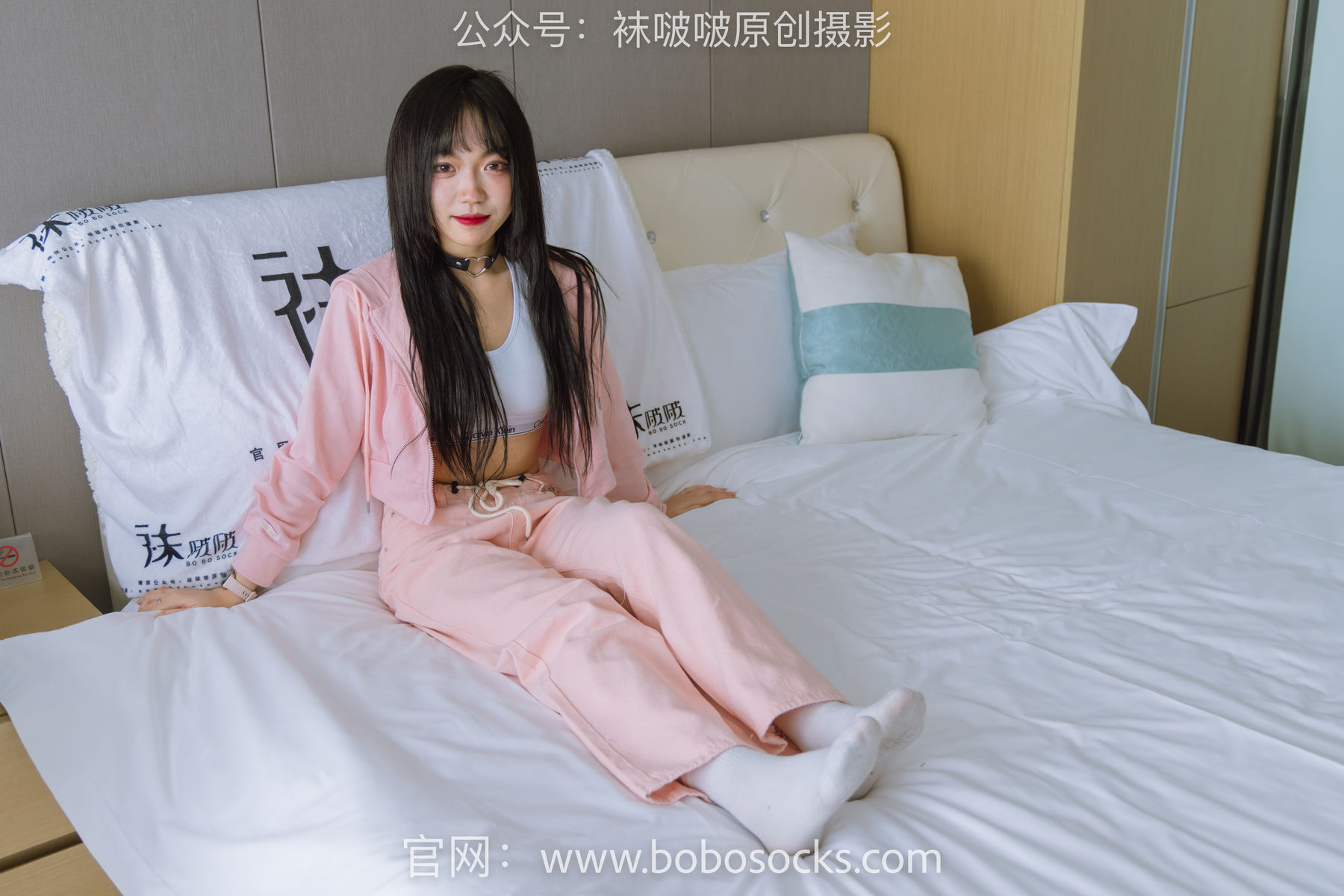 BoBoSocks袜啵啵 No.141 周周-运动鞋、白棉袜、裸足