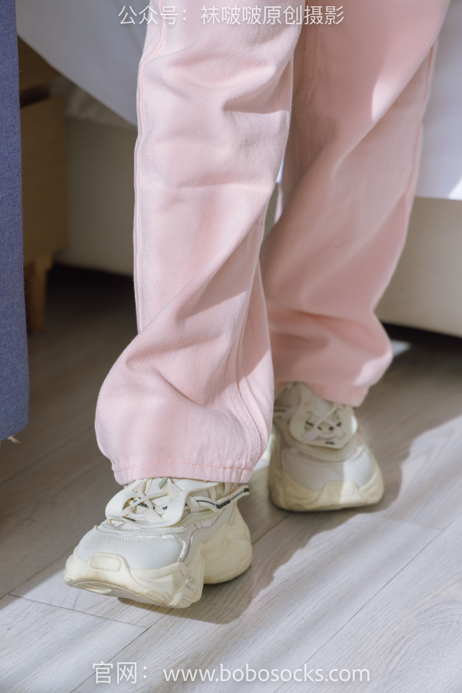 BoBoSocks袜啵啵 No.141 周周-运动鞋、白棉袜、裸足