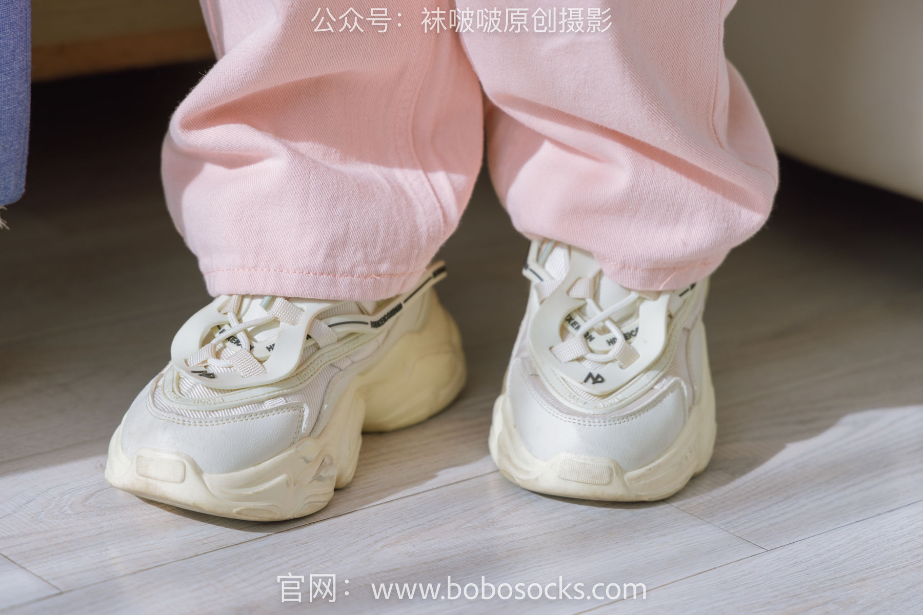 BoBoSocks袜啵啵 No.141 周周-运动鞋、白棉袜、裸足