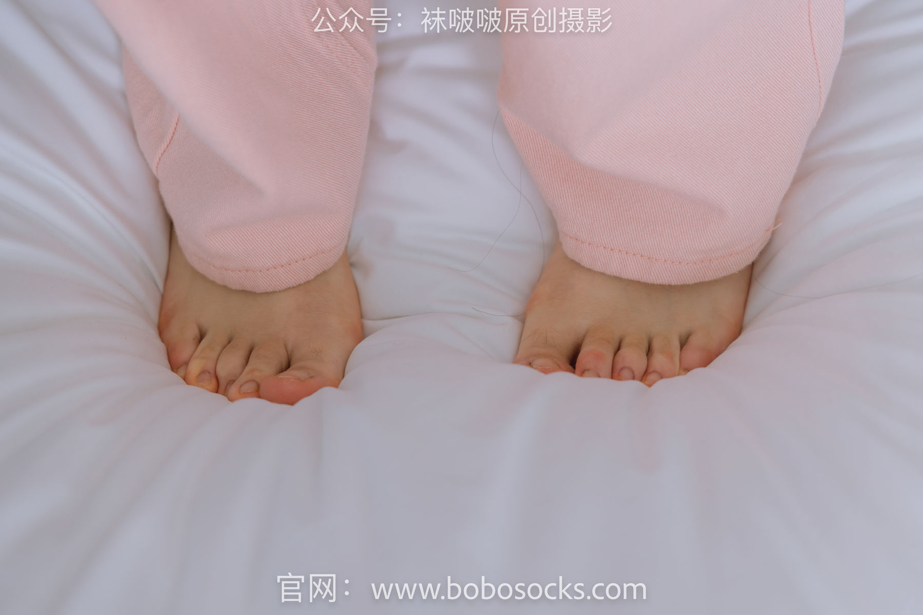 BoBoSocks袜啵啵 No.141 周周-运动鞋、白棉袜、裸足