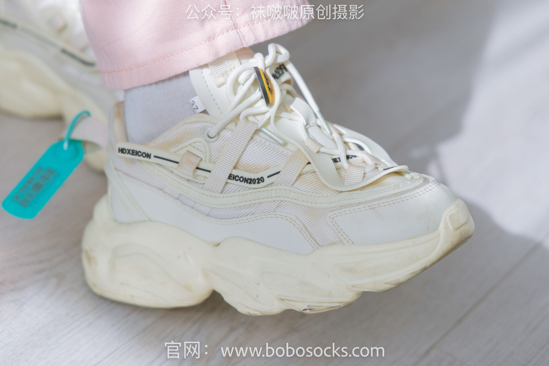 BoBoSocks袜啵啵 No.141 周周-运动鞋、白棉袜、裸足