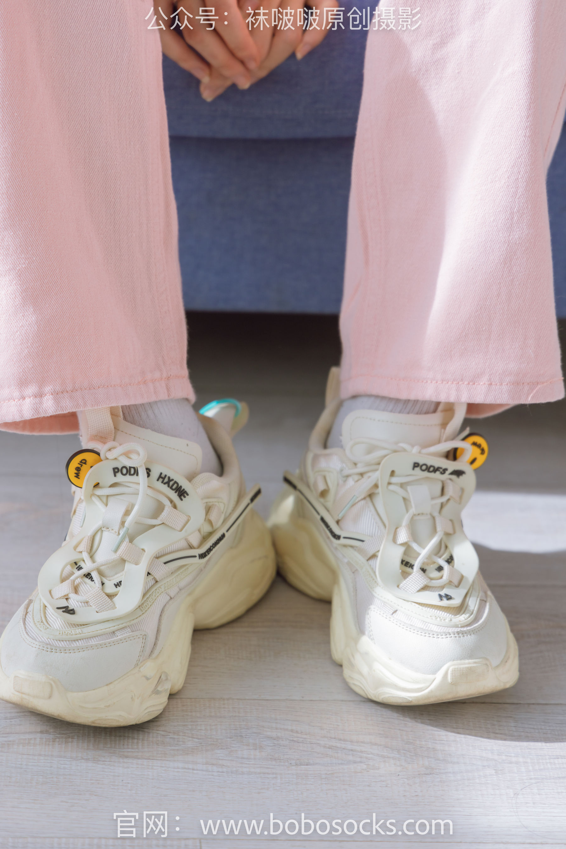 BoBoSocks袜啵啵 No.141 周周-运动鞋、白棉袜、裸足