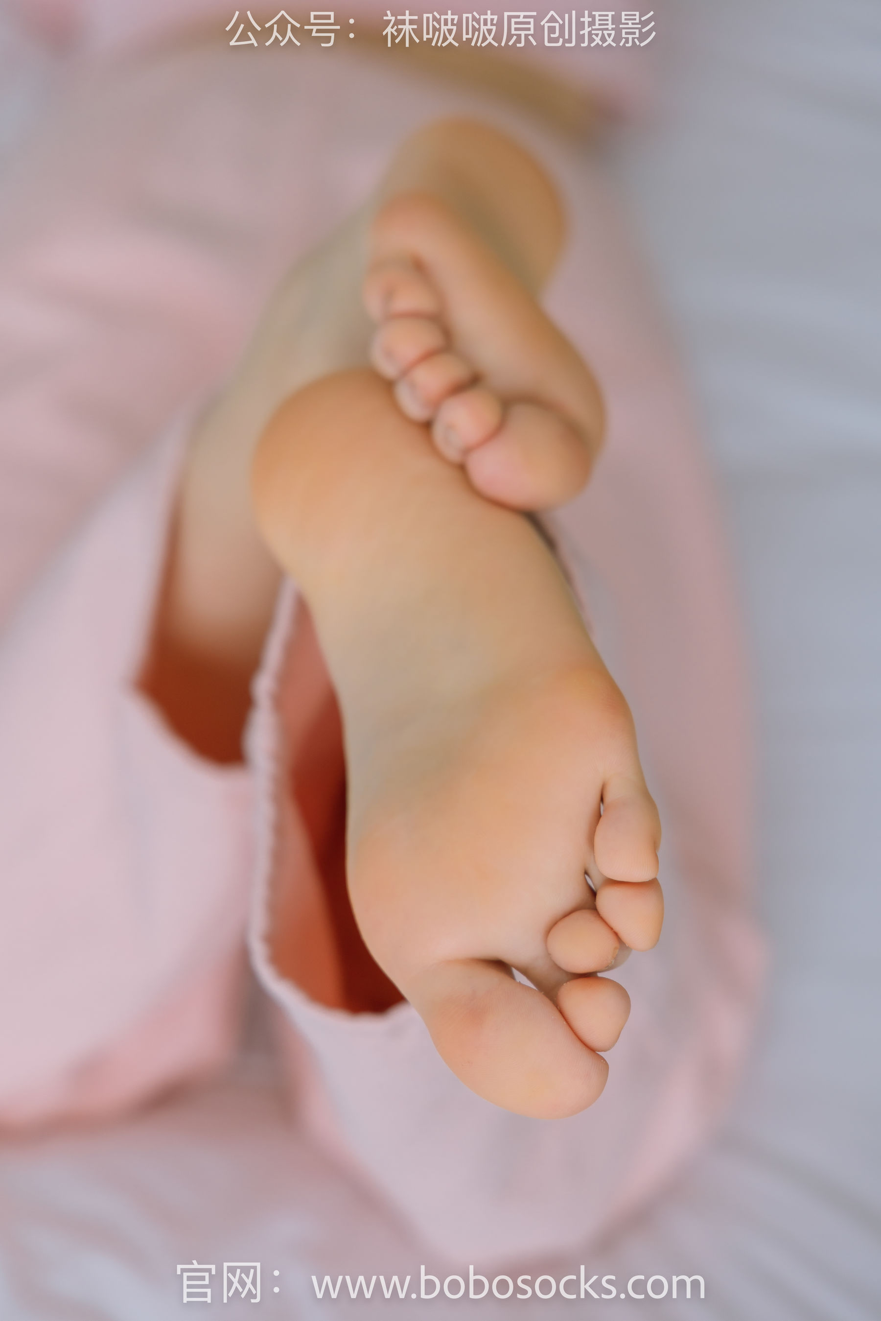 BoBoSocks袜啵啵 No.141 周周-运动鞋、白棉袜、裸足