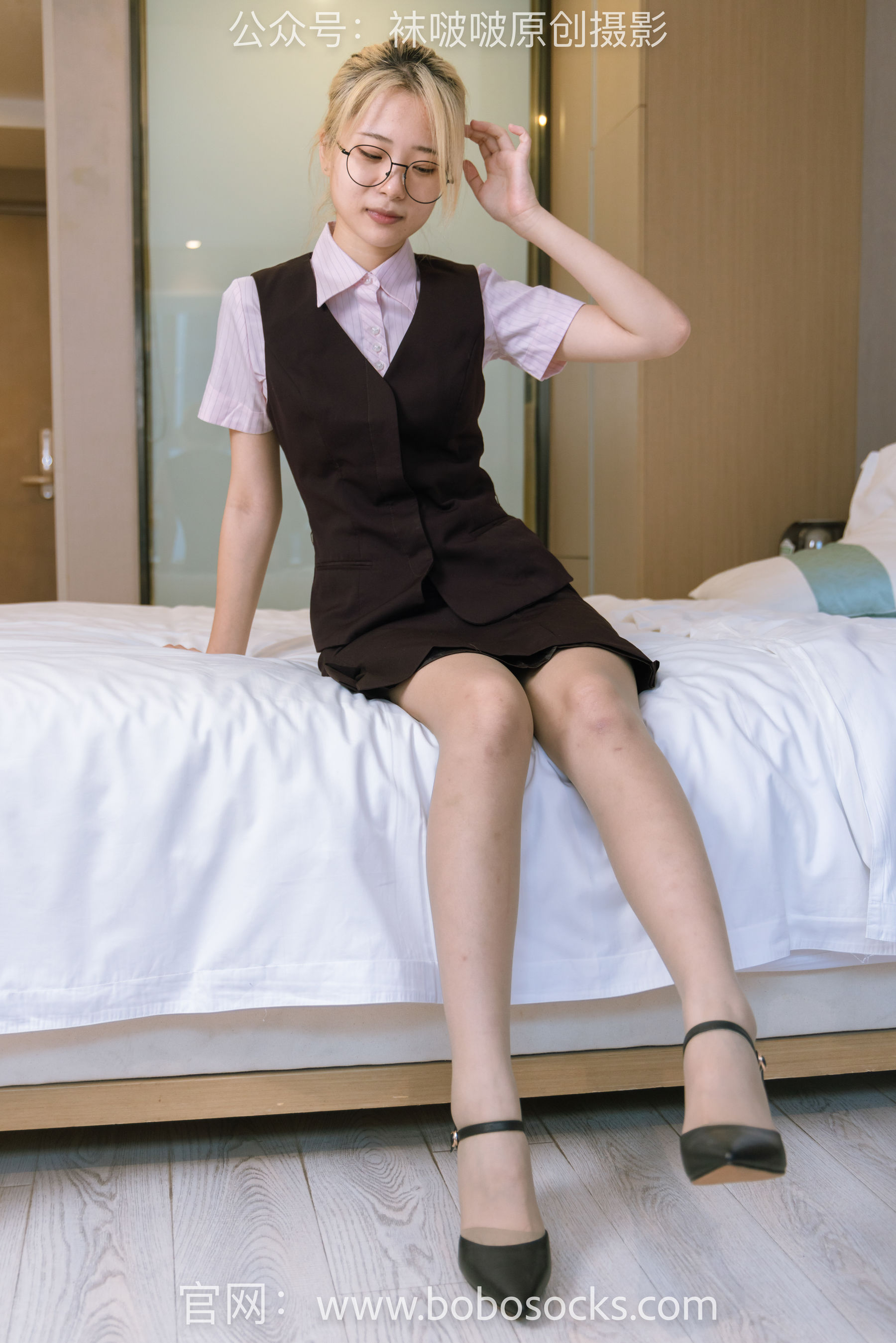 BoBoSocks袜啵啵 No.148 小淳-高跟鞋、咖啡丝、银行制服