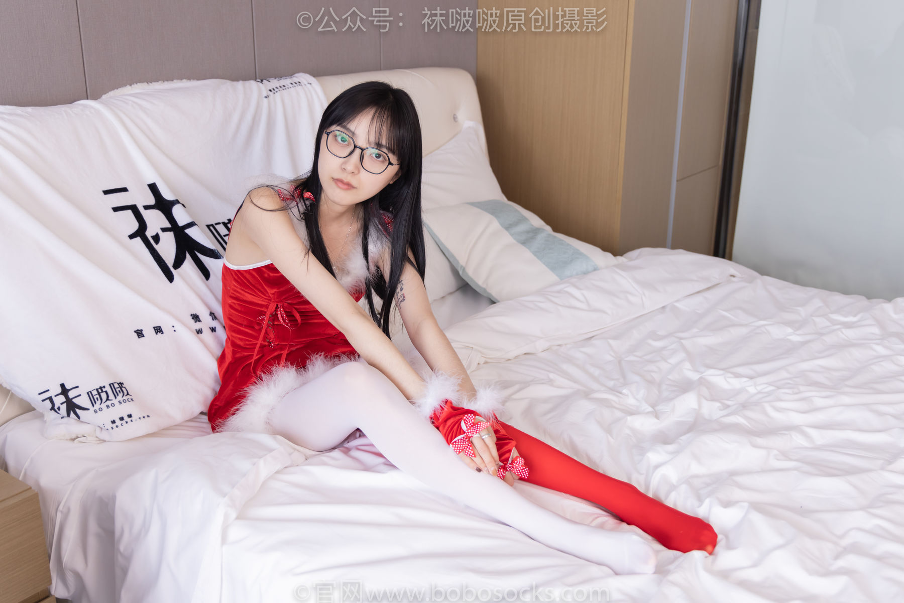 BoBoSocks袜啵啵 No.152 稚予-圣诞服、帆布鞋、厚白丝、厚红丝