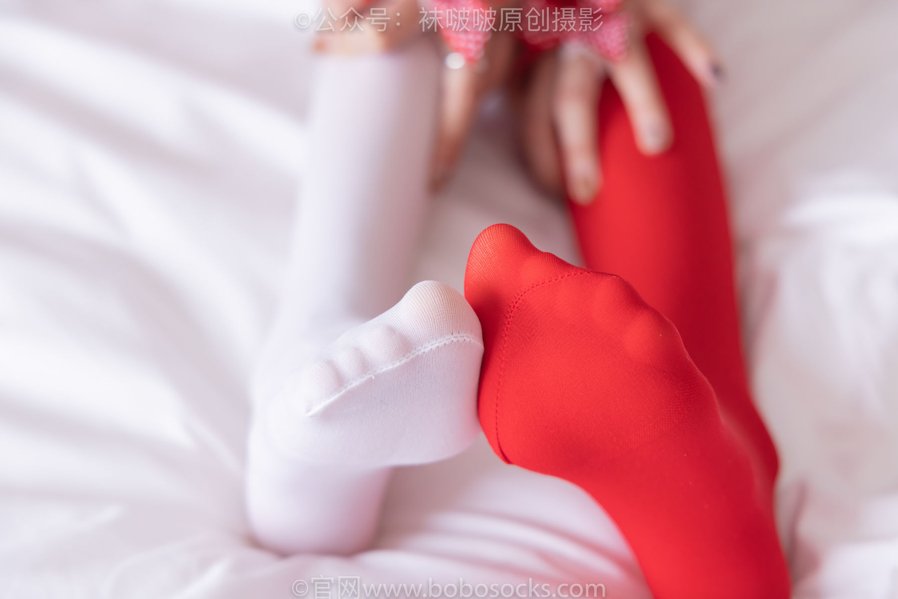 BoBoSocks袜啵啵 No.152 稚予-圣诞服、帆布鞋、厚白丝、厚红丝