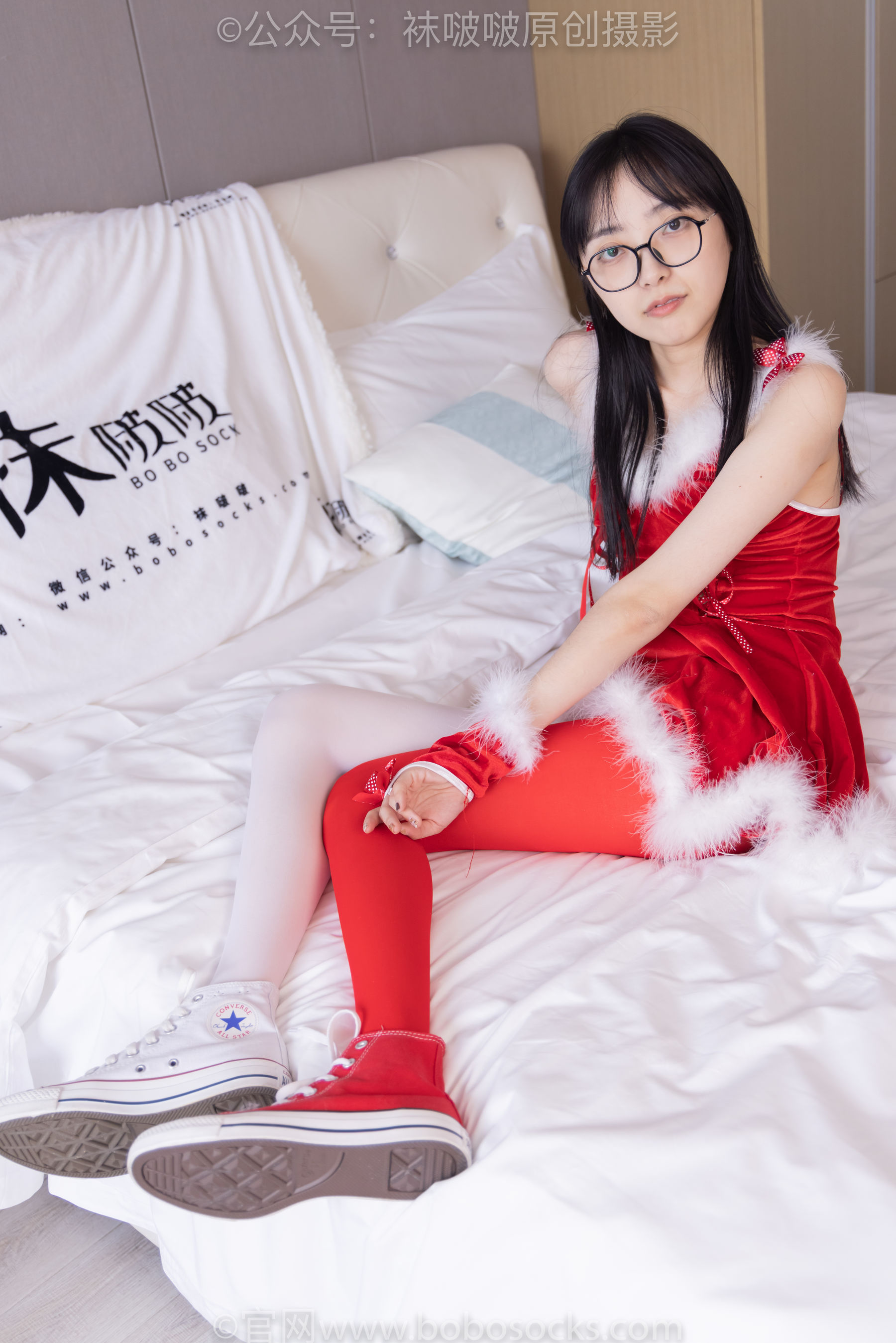 BoBoSocks袜啵啵 No.152 稚予-圣诞服、帆布鞋、厚白丝、厚红丝