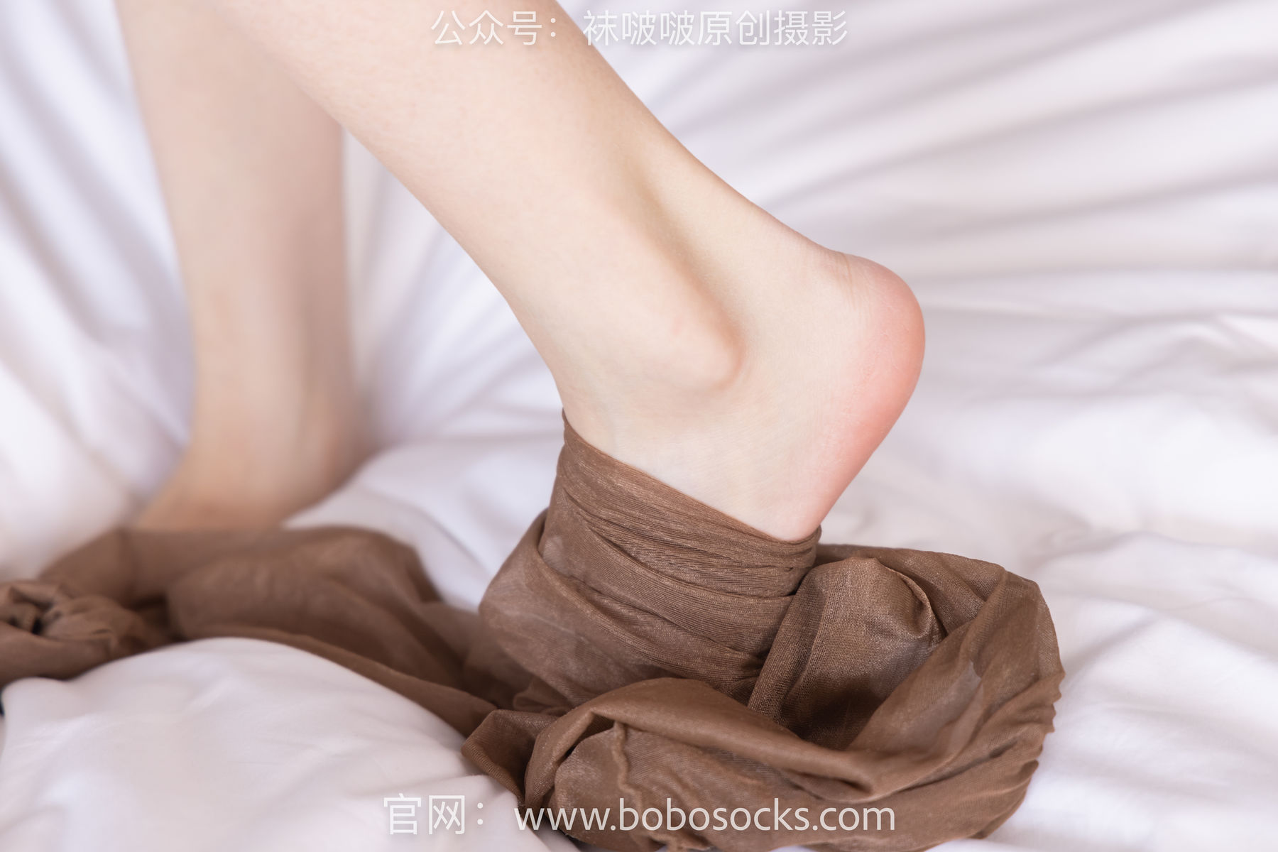 BoBoSocks袜啵啵 No.156 小甜豆稚予-高跟凉鞋、黑渔网袜、白渔网袜、珠光咖丝肉丝