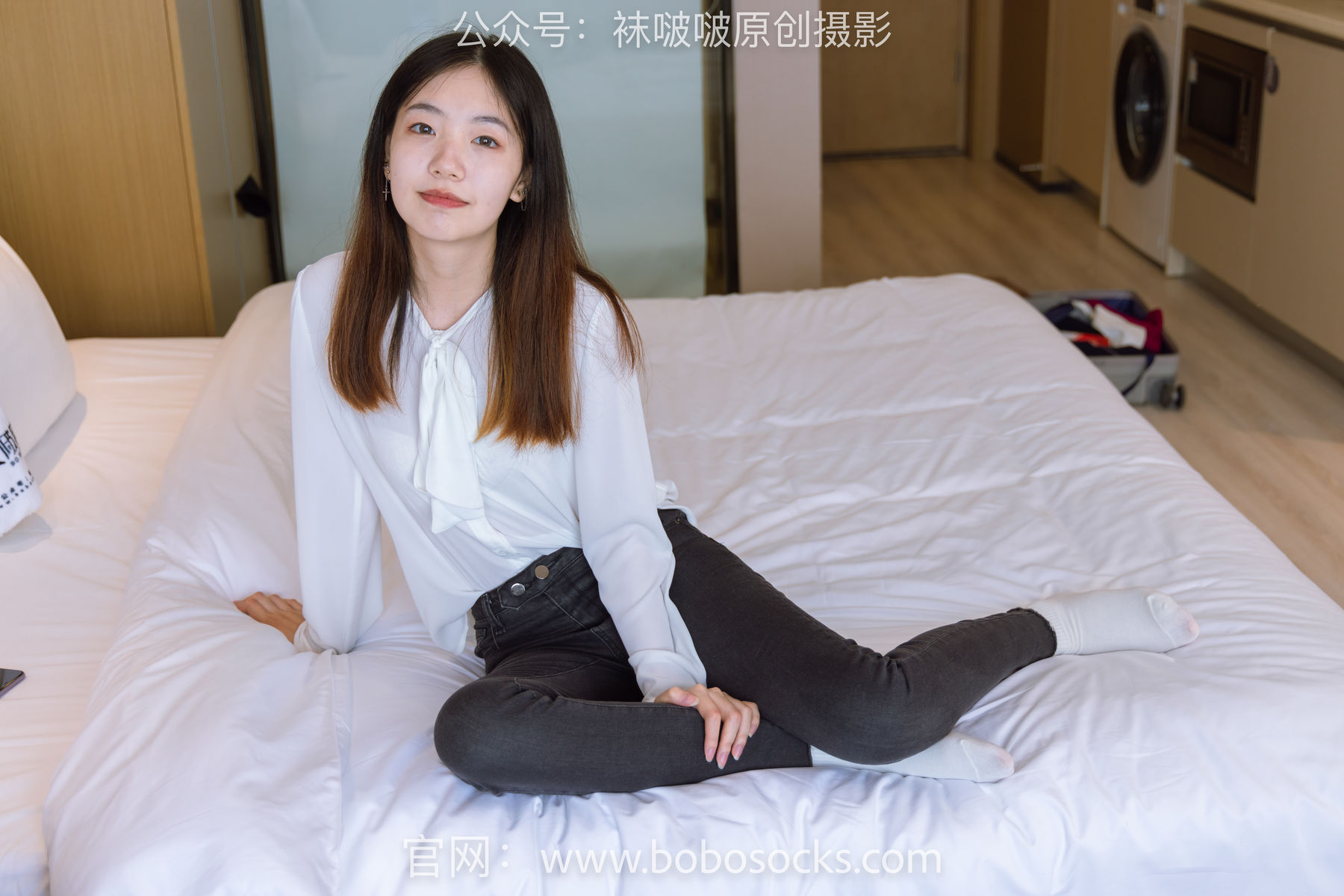 BoBoSocks袜啵啵 No.158 小甜豆-高跟长靴、白棉袜、裸足