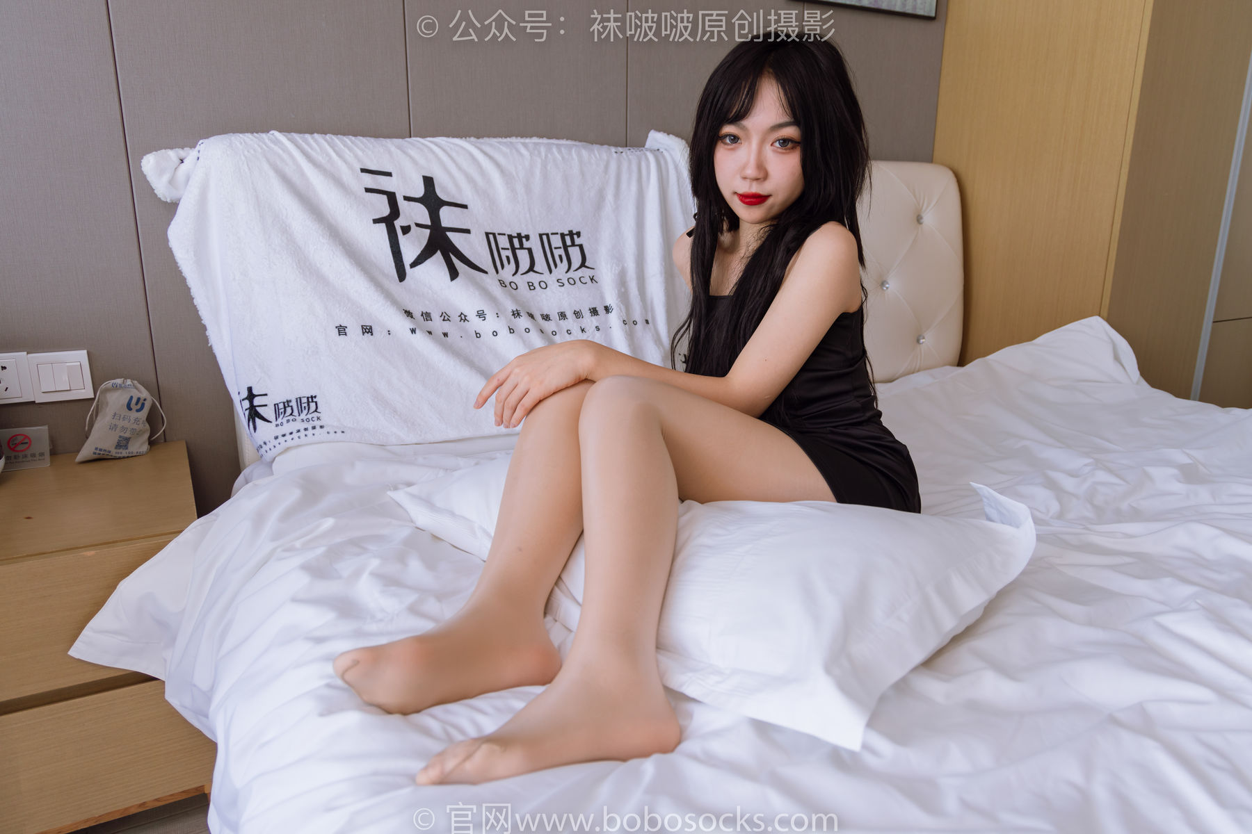 BoBoSocks袜啵啵 No.170 周周-两双高跟凉鞋、油亮肉丝、厚肉丝、两双丝袜叠穿