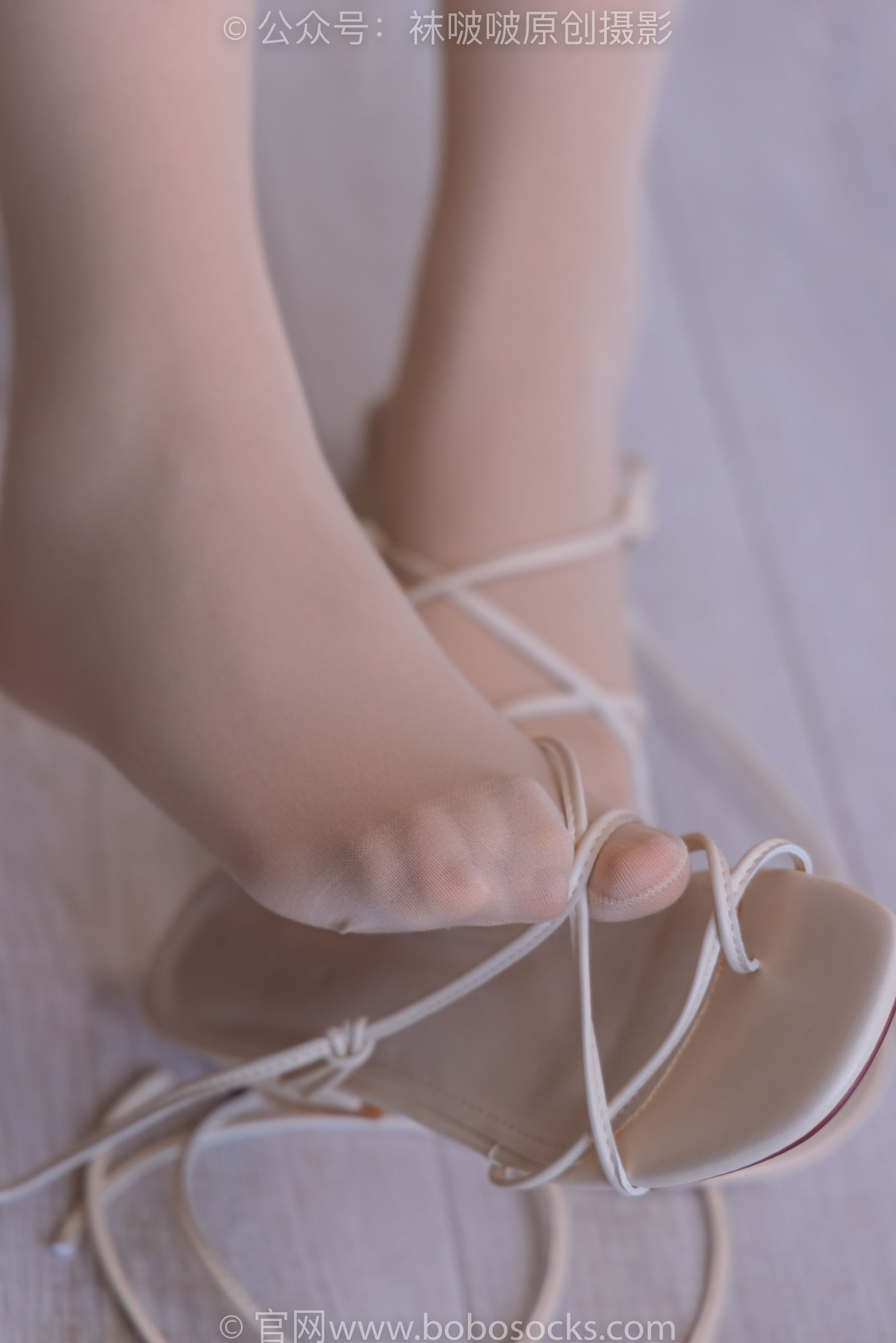 BoBoSocks袜啵啵 No.170 周周-两双高跟凉鞋、油亮肉丝、厚肉丝、两双丝袜叠穿